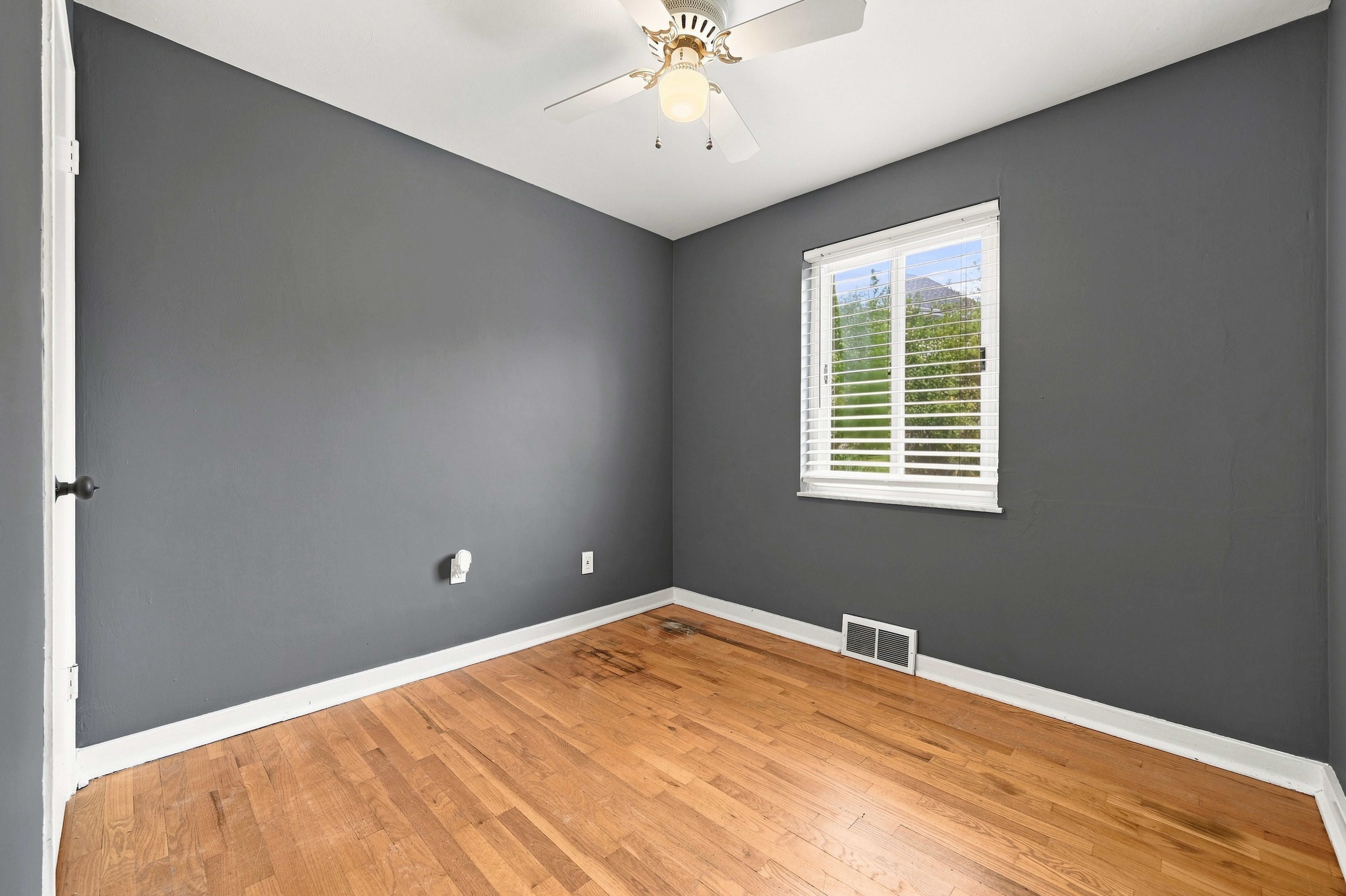  501 Sunnyland Avenue, Pittsburgh, PA 15227 - 物件實景