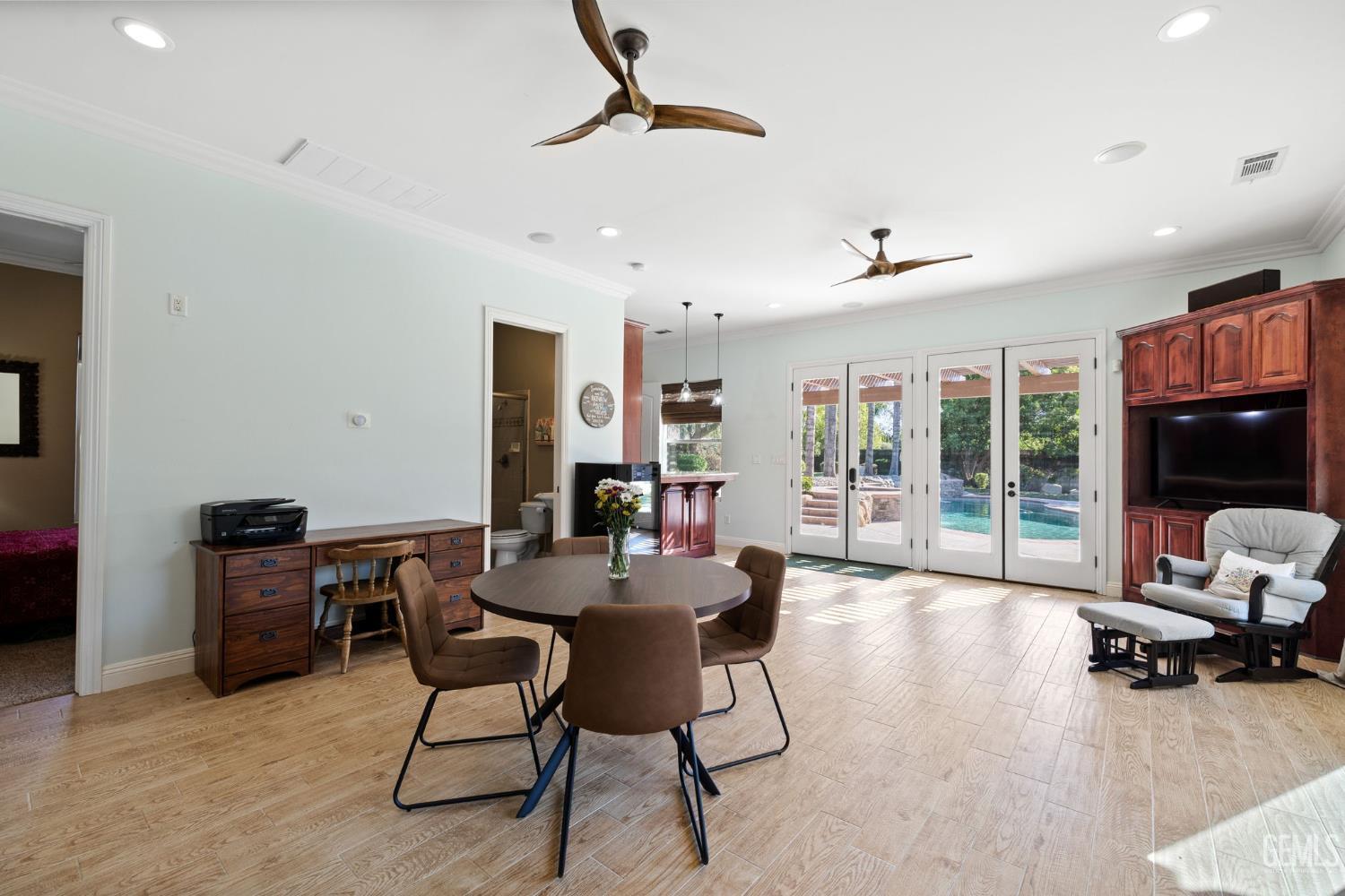 Bakersfield, California, 93314, United States, 5 Bedrooms Bedrooms, ,5 BathroomsBathrooms,Residential,For Sale,1948004