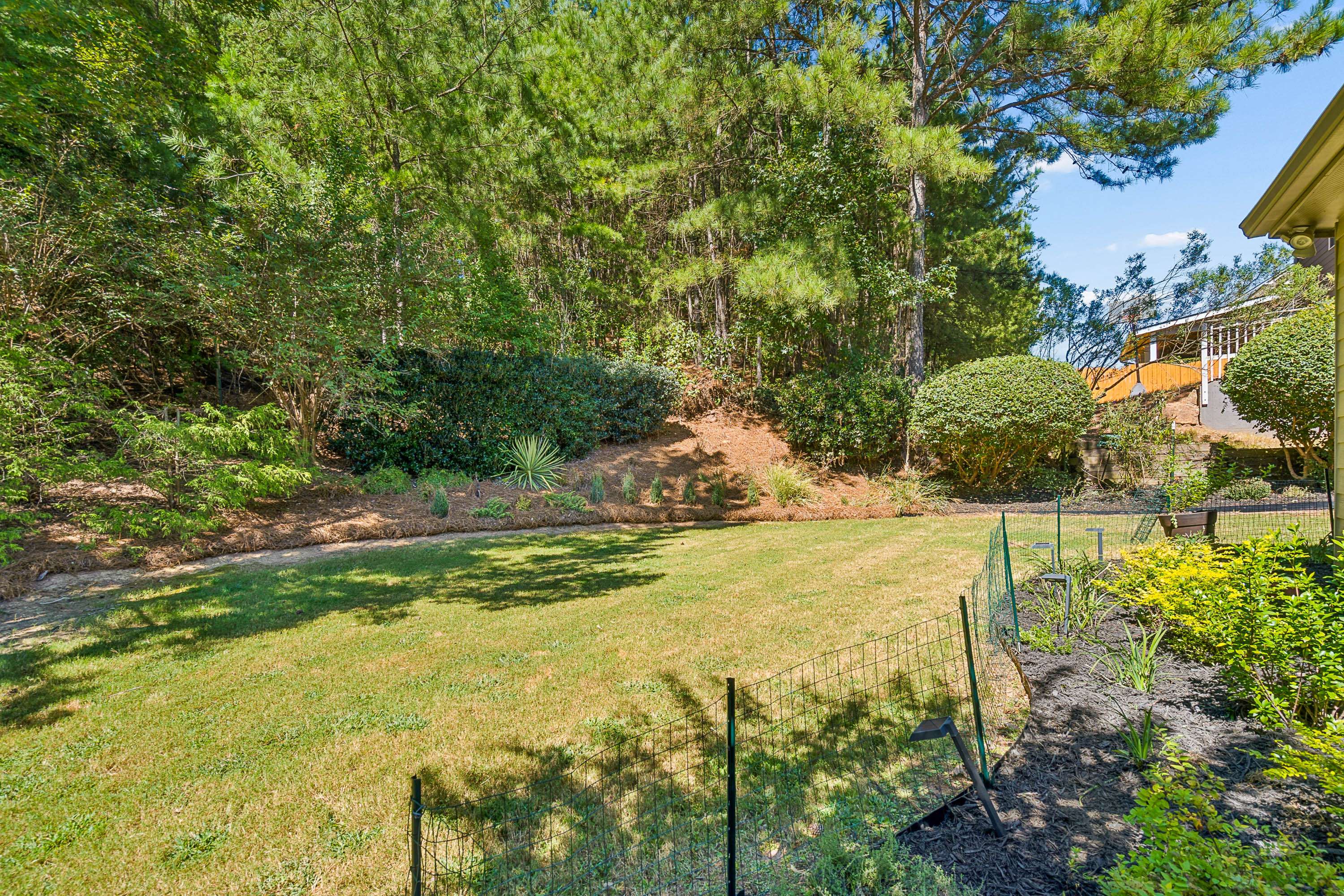  Beautifully Updated Home in Sought-After Swim and Tennis Neighborhood - 物件實景