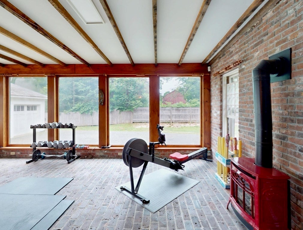 Hadley, Massachusetts, 01035, United States, 5 Bedrooms Bedrooms, ,3 BathroomsBathrooms,Residential,For Sale,1885251