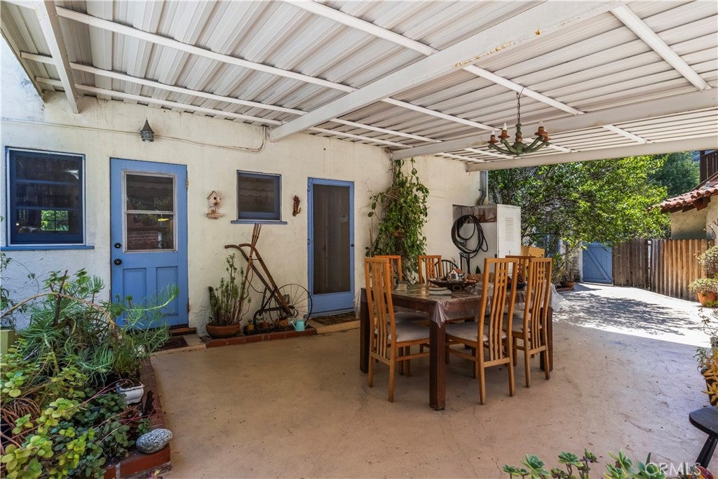Glendale, California, 91206, United States, 2 Bedrooms Bedrooms, ,2 BathroomsBathrooms,Residential,For Sale,1914154