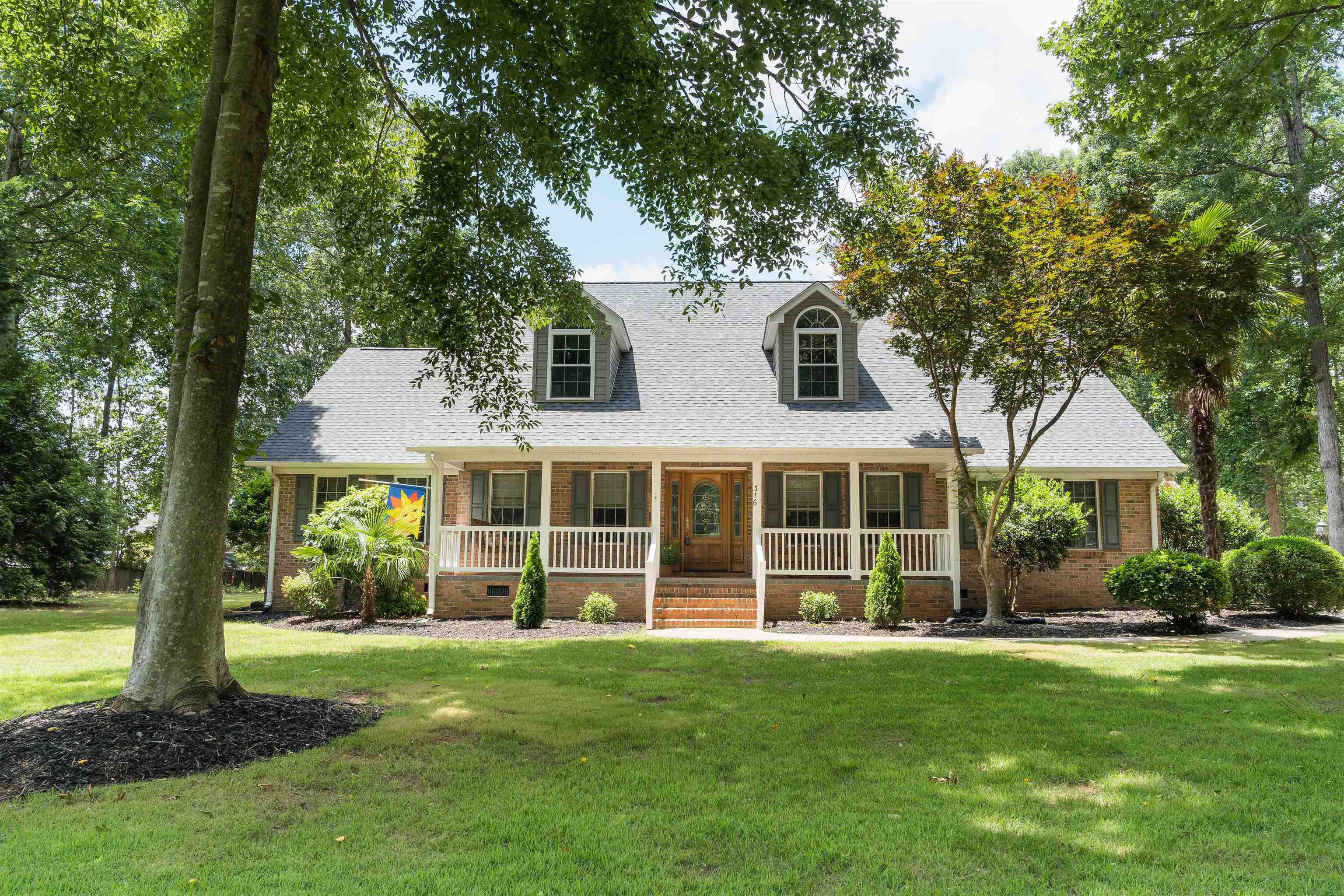 Boiling Springs, South Carolina, 29316, United States, 5 Bedrooms Bedrooms, ,4 BathroomsBathrooms,Residential,For Sale,1943235