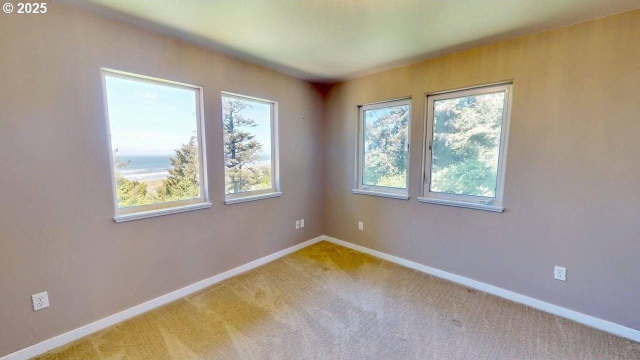 Gold Beach, Oregon, 97444, United States, 6 Bedrooms Bedrooms, ,4 BathroomsBathrooms,Residential,For Sale,1982299