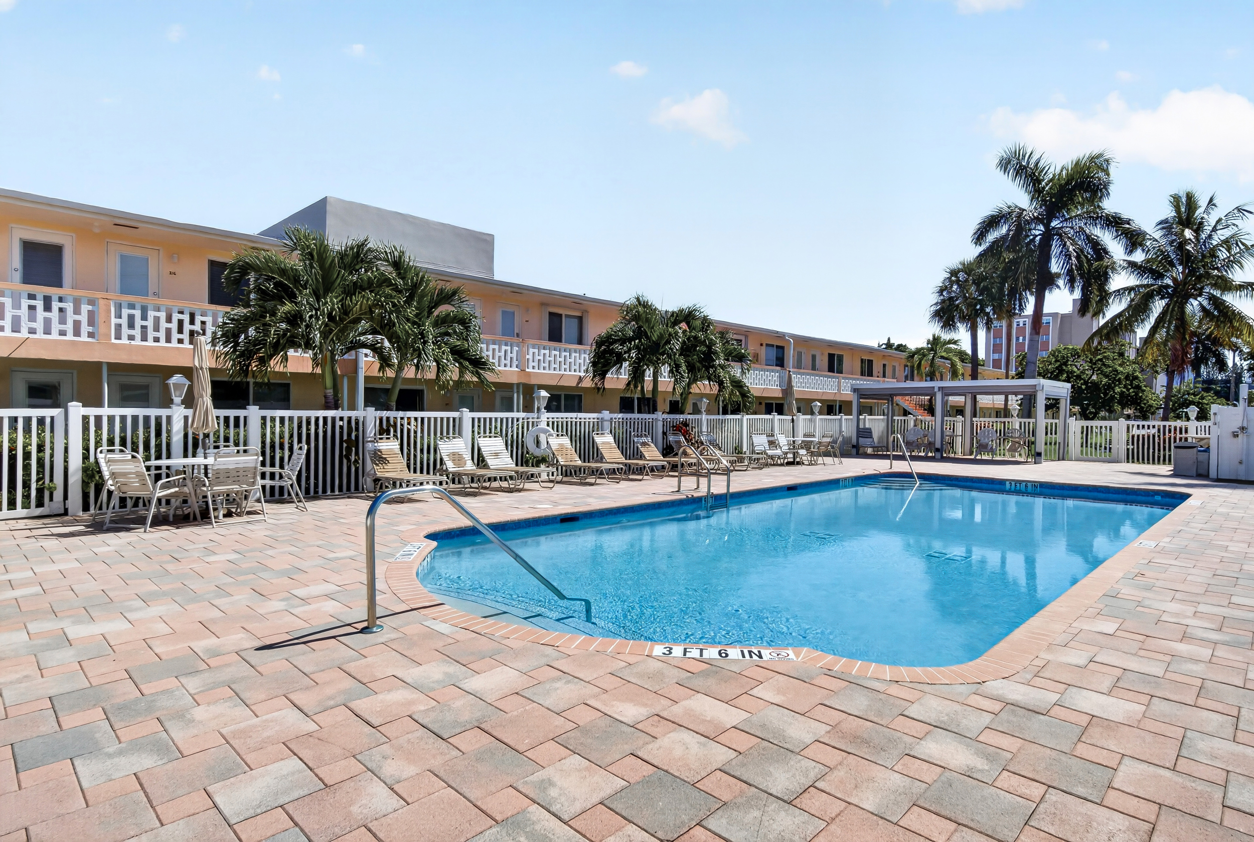  1001 Atlantic Shores Blvd, Hallandale Beach, FL, 33009 - 物件實景