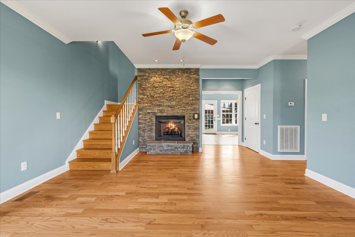 Decherd, Tennessee, 37324, United States, 4 Bedrooms Bedrooms, ,2 BathroomsBathrooms,Residential,For Sale,1870930