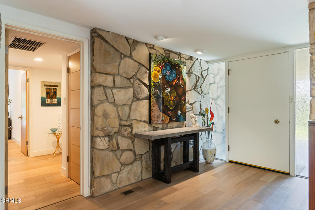 La Canada Flintridge, California, 91011, United States, 3 Bedrooms Bedrooms, ,3 BathroomsBathrooms,Residential,For Sale,1941612