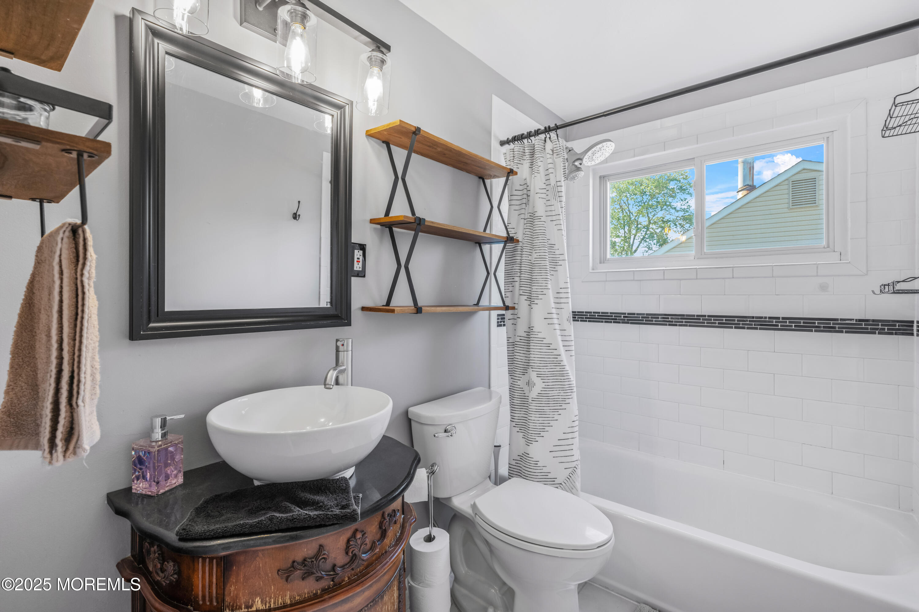 Old Bridge, New Jersey, 08857, United States, 3 Bedrooms Bedrooms, ,2 BathroomsBathrooms,Residential,For Sale,1980078