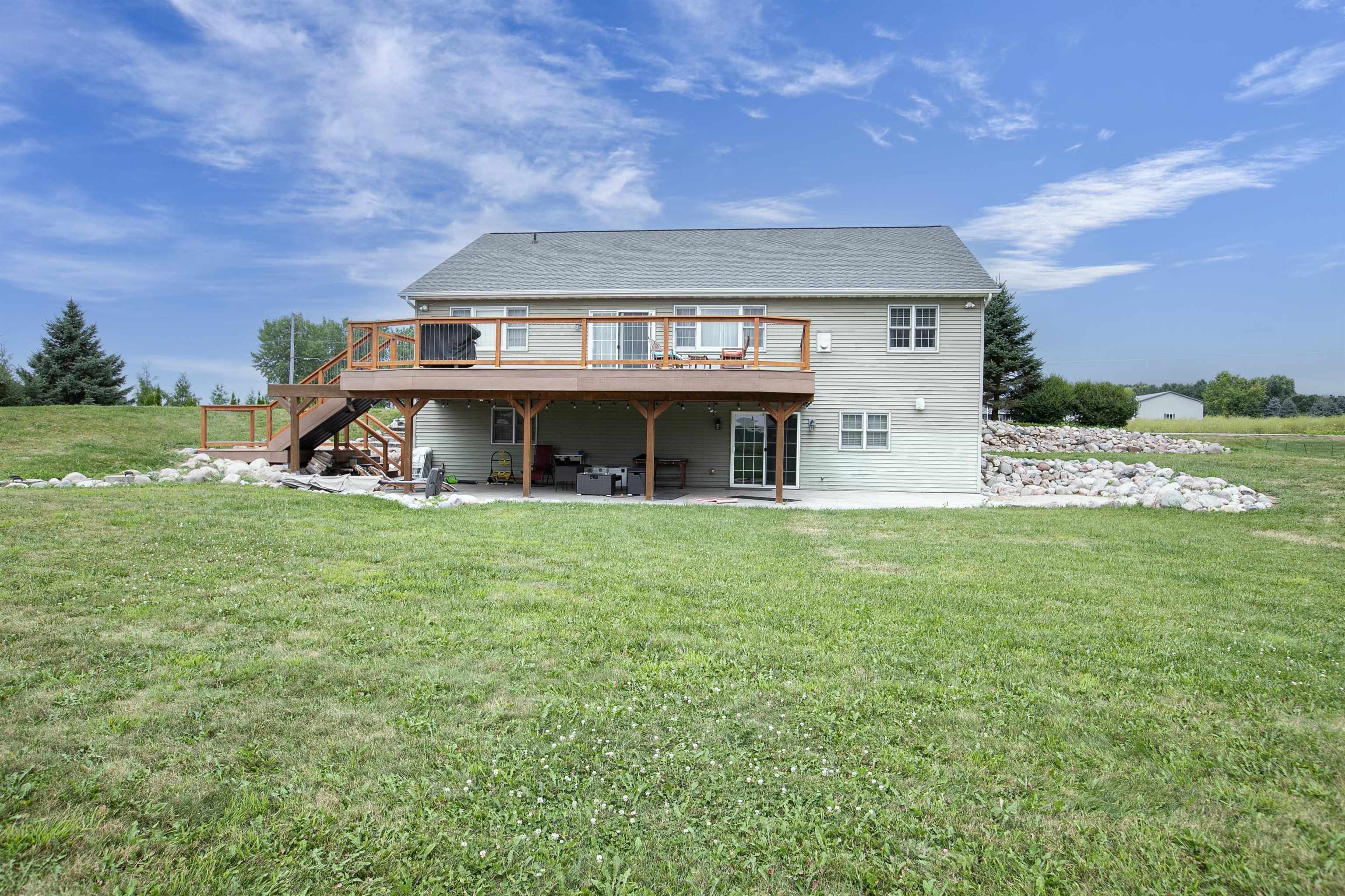 Hortonville, Wisconsin, 54944-9660, United States, 5 Bedrooms Bedrooms, ,3 BathroomsBathrooms,Residential,For Sale,1920298