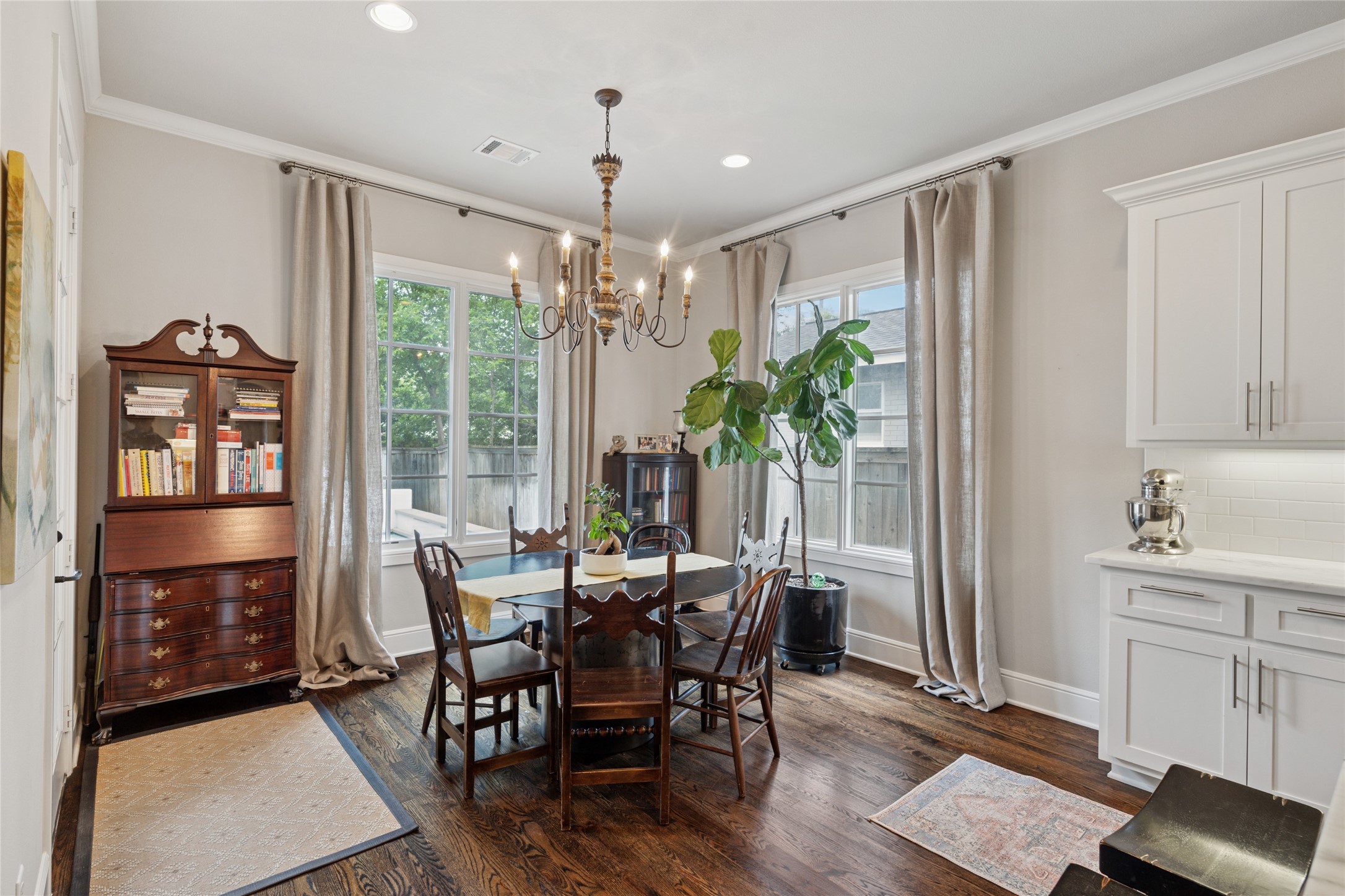 Fort Worth, Texas, 76109, United States, 5 Bedrooms Bedrooms, ,5 BathroomsBathrooms,Residential,For Sale,1866659