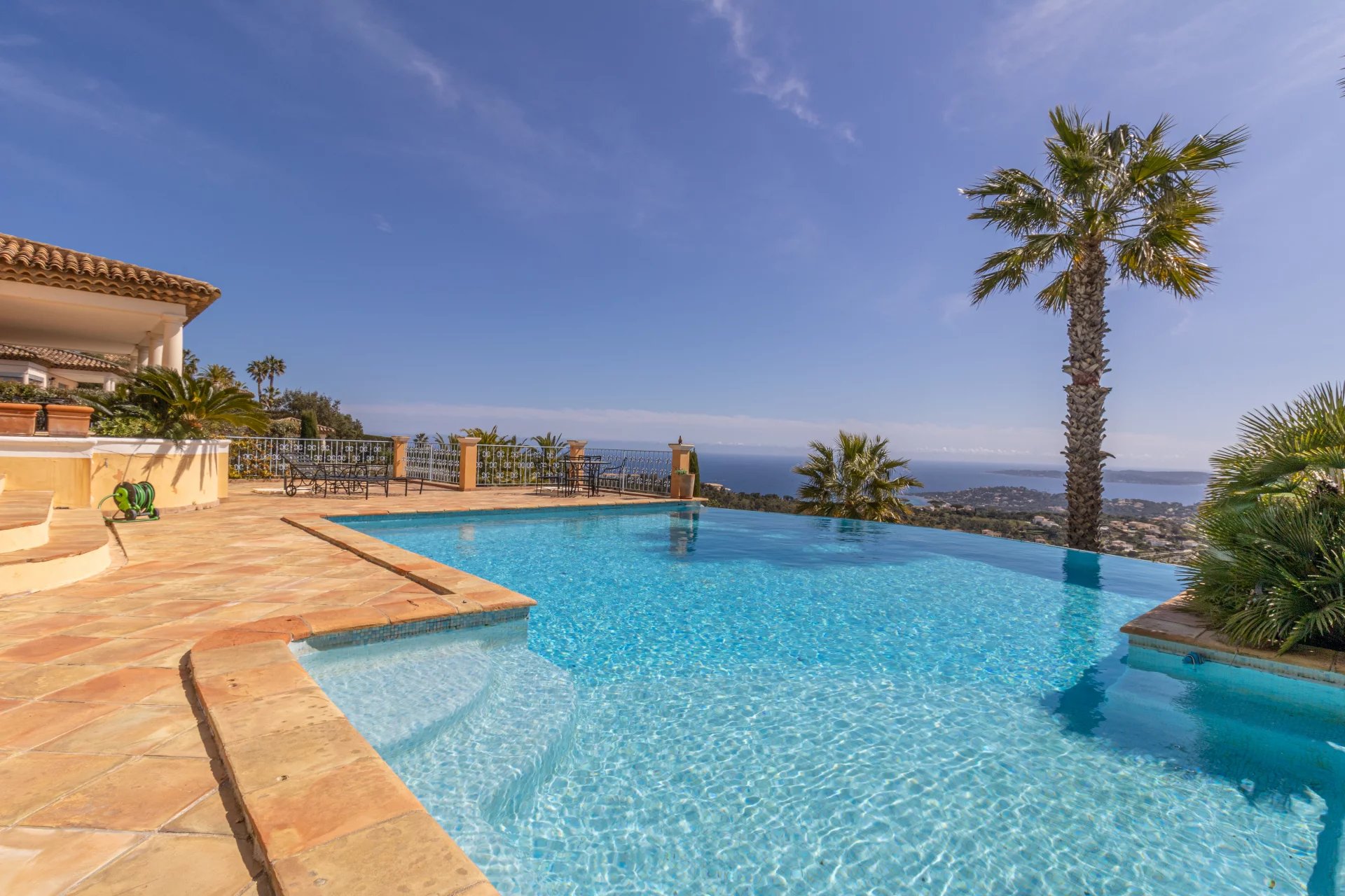Sainte-Maxime, Provence-Alpes-Côte d’Azur, 83120, FR, 6 Bedrooms Bedrooms, ,7 BathroomsBathrooms,Residential,For Sale,1570593