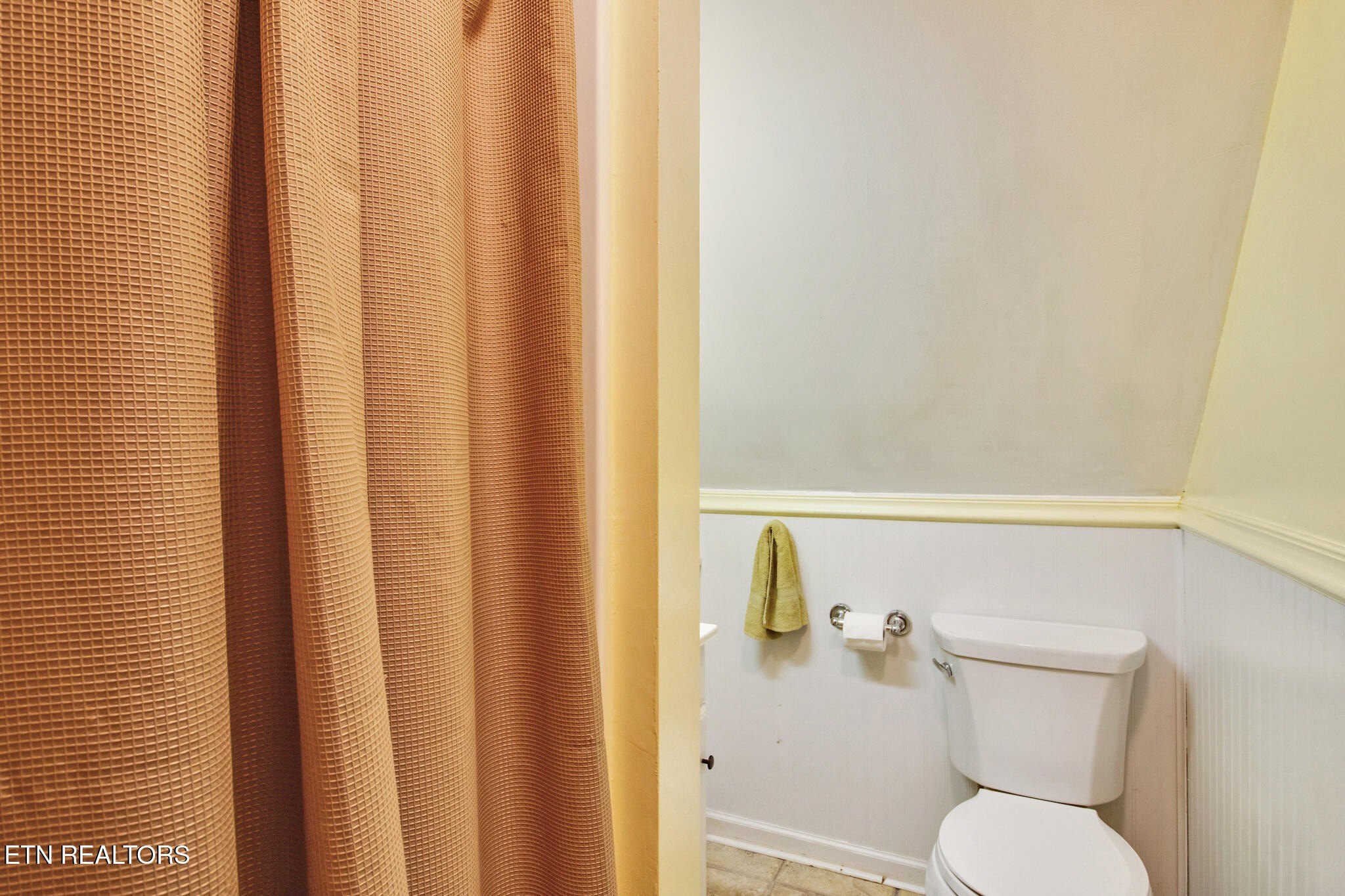 Crossville, Tennessee, 38555, United States, 4 Bedrooms Bedrooms, ,3 BathroomsBathrooms,Residential,For Sale,1996512