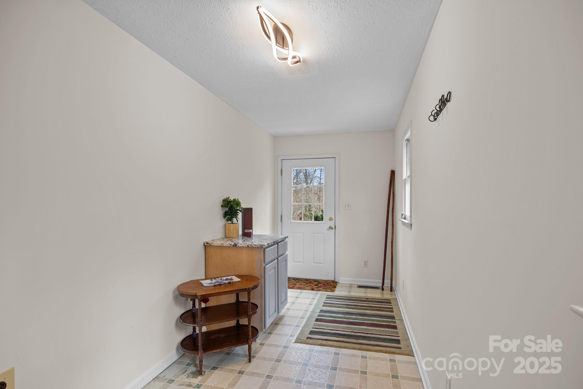 Fairview, North Carolina, 28730, United States, 3 Bedrooms Bedrooms, ,2 BathroomsBathrooms,Residential,For Sale,1991257