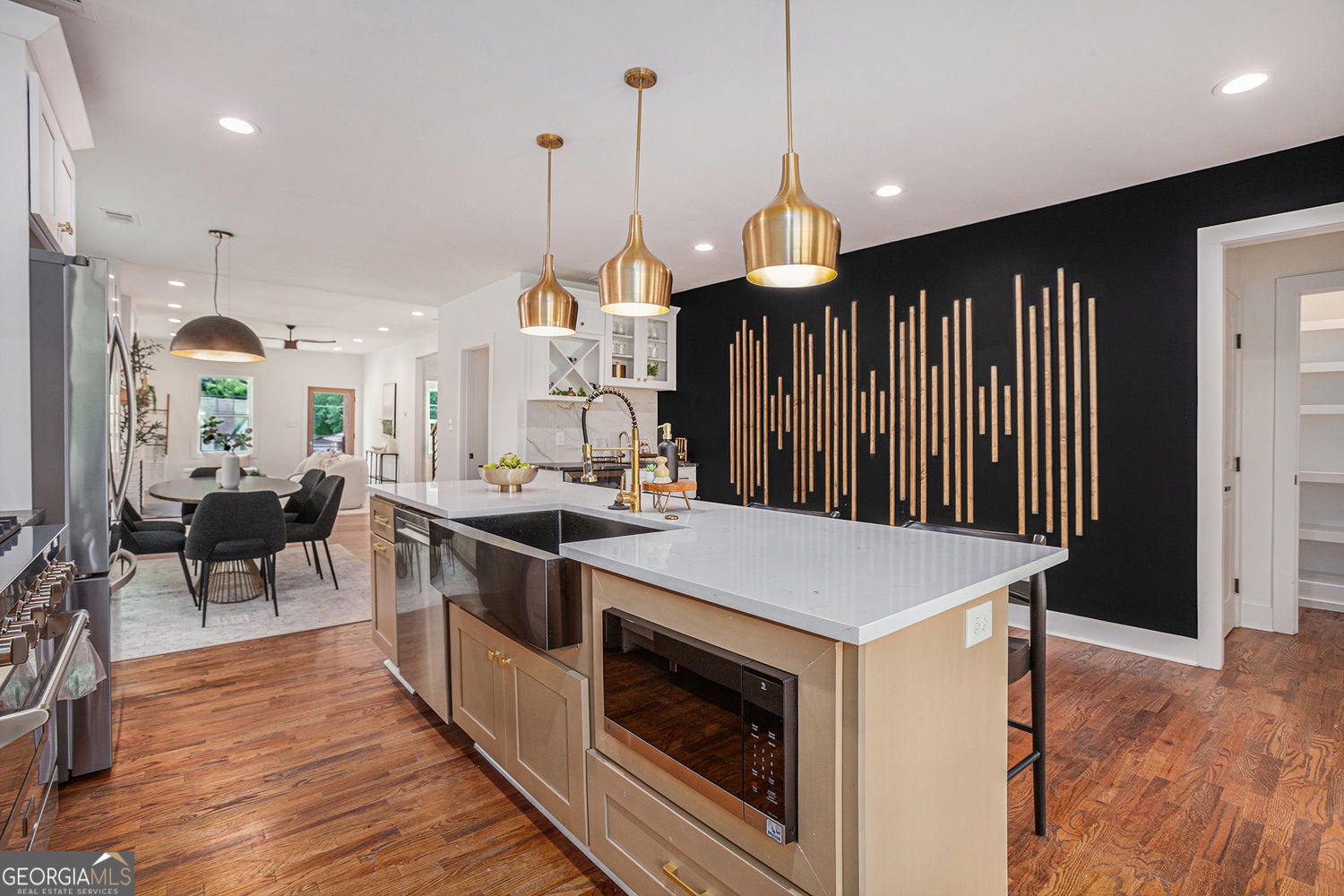 Atlanta, Georgia, 30310, United States, 4 Bedrooms Bedrooms, ,4 BathroomsBathrooms,Residential,For Sale,2006592