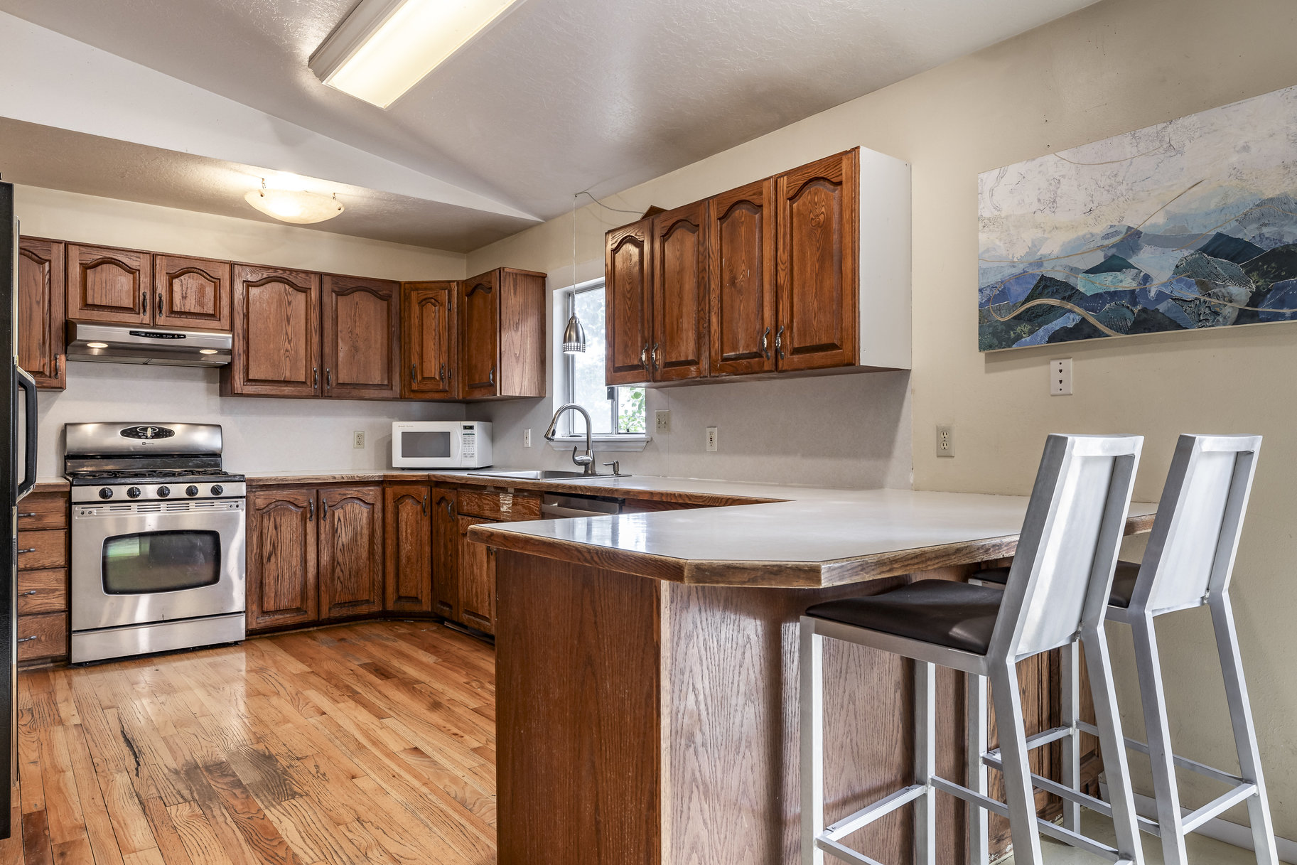  2 Acres  1,800 SF Barn  Minimal HOA  Park City School District — Bring Your V - 物件實景