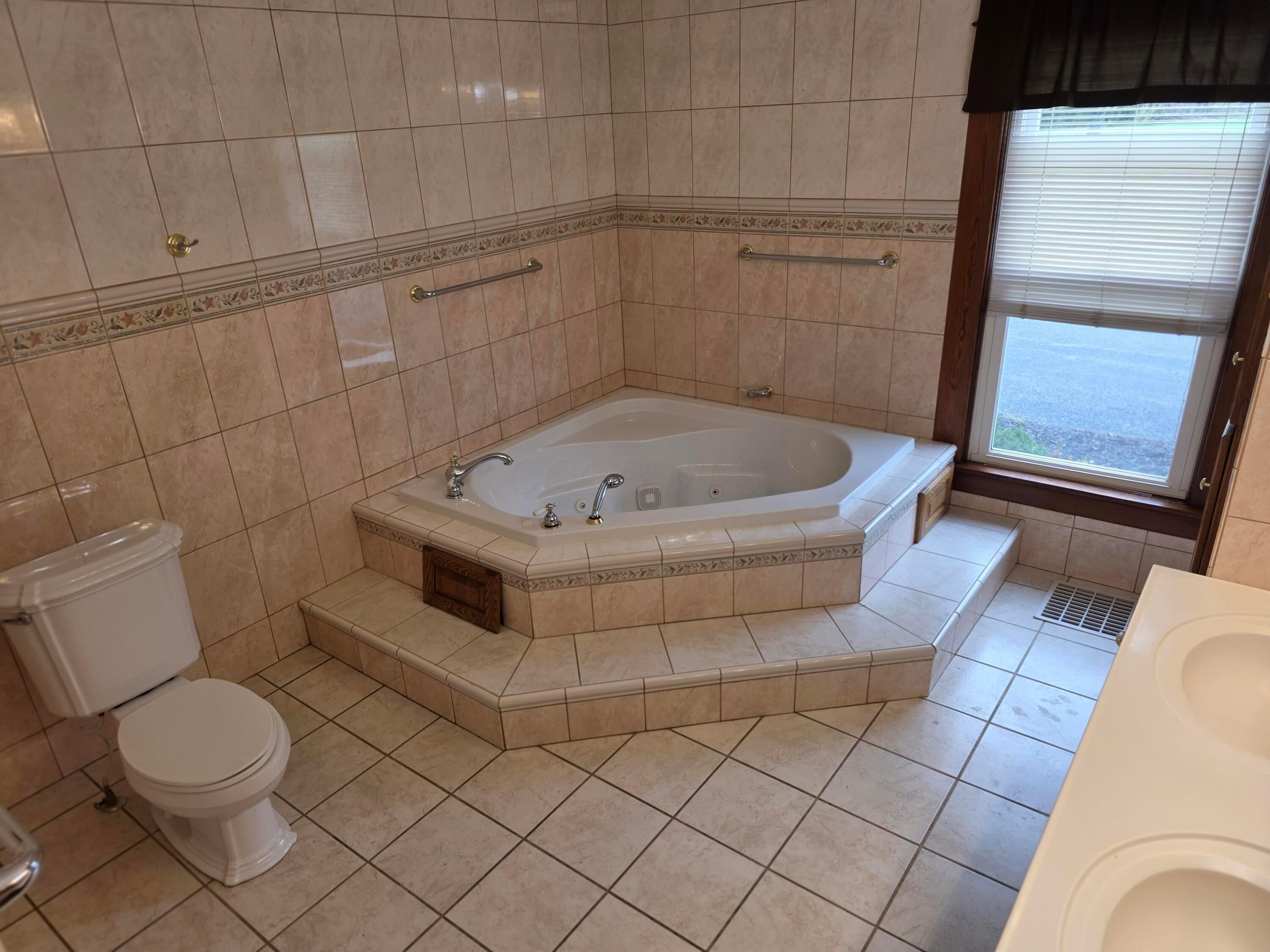 Cardington, Ohio, 43315, United States, 3 Bedrooms Bedrooms, ,2 BathroomsBathrooms,Residential,For Sale,1983191