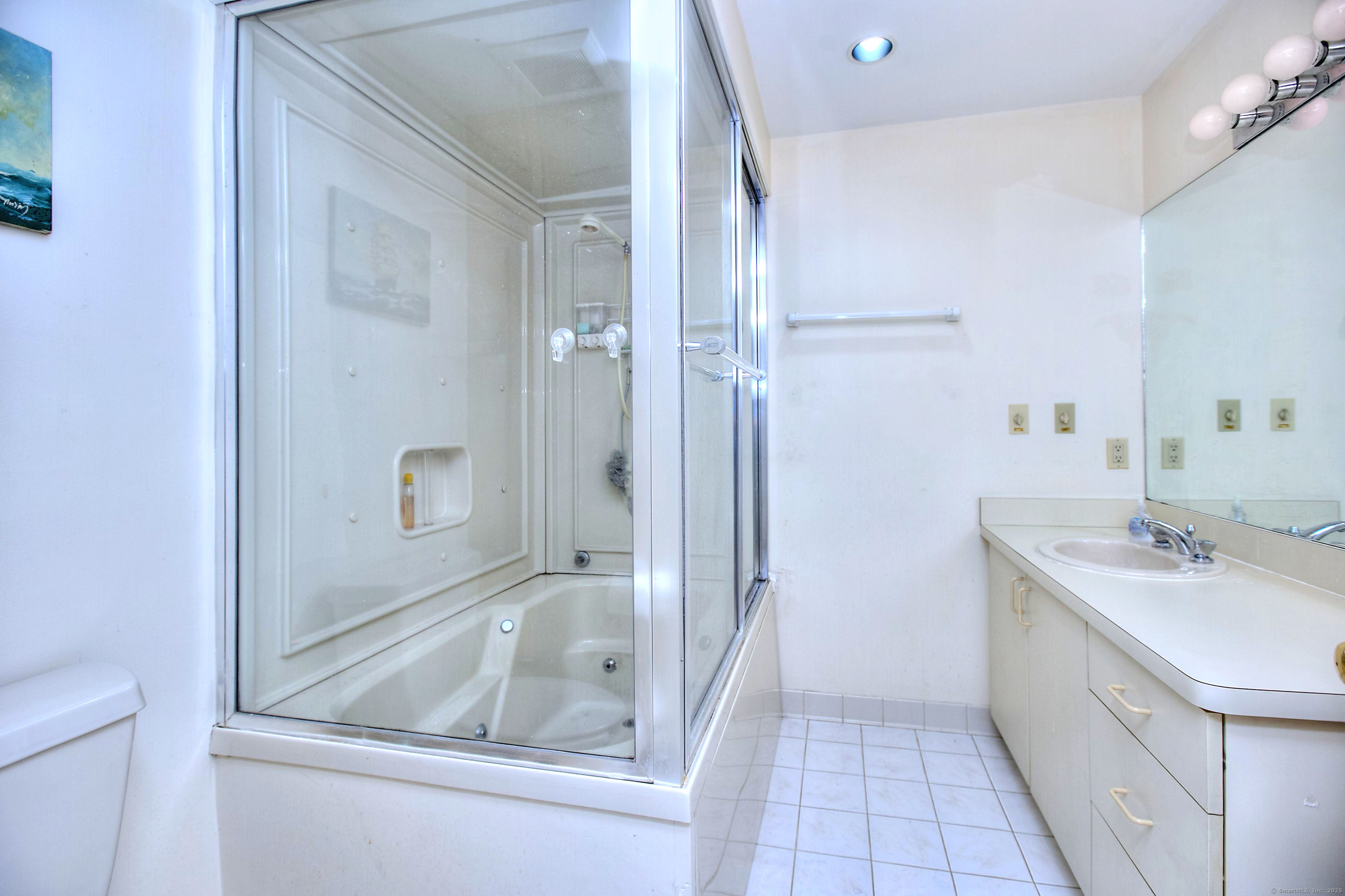 Norwalk, Connecticut, 06855, United States, 2 Bedrooms Bedrooms, ,2 BathroomsBathrooms,Residential,For Sale,1838207
