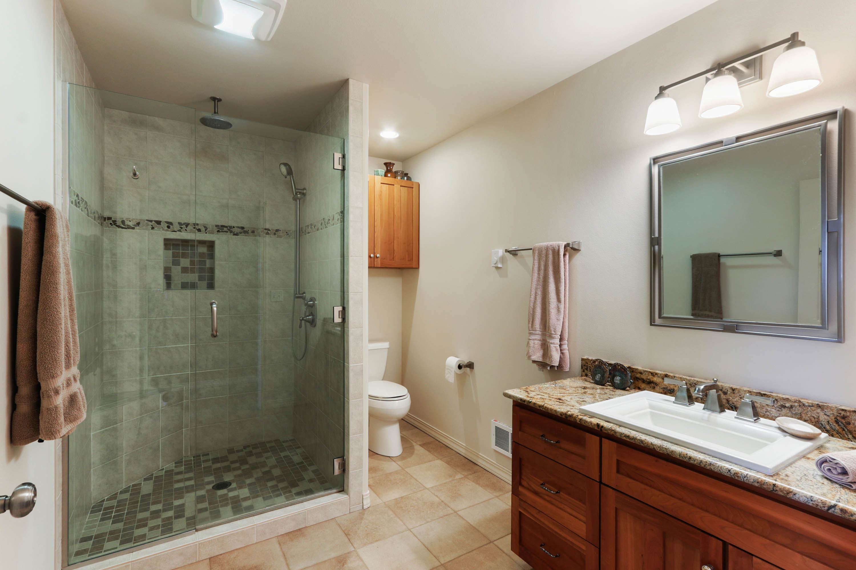 Sagle, Idaho, 83860, United States, 3 Bedrooms Bedrooms, ,2 BathroomsBathrooms,Residential,For Sale,1764165