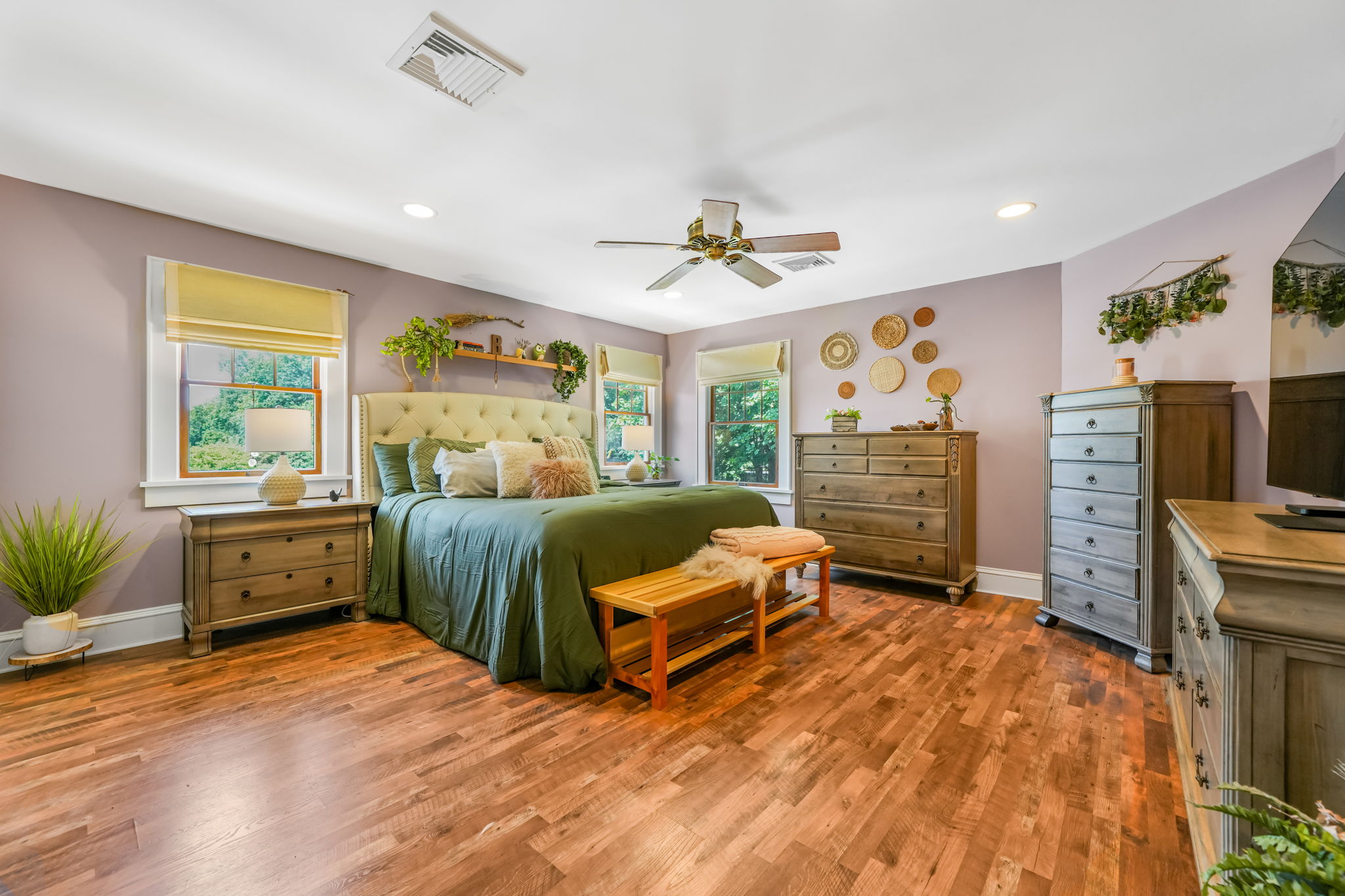 Midland Park, New Jersey, 07432, United States, 4 Bedrooms Bedrooms, ,4 BathroomsBathrooms,Residential,For Sale,1975640