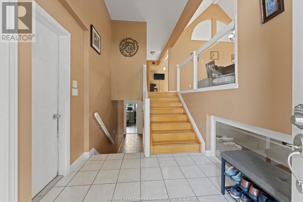 TECUMSEH, Ontario, N8N 4T1, CA, 5 Bedrooms Bedrooms, ,2 BathroomsBathrooms,Residential,For Sale,1902175