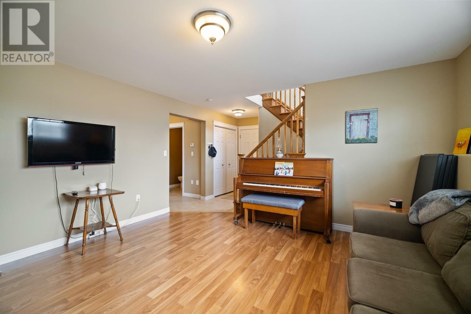 WEST ROYALTY, Prince Edward Island, C1E 2M3, CA, 4 Bedrooms Bedrooms, ,2 BathroomsBathrooms,Residential,For Sale,1874083