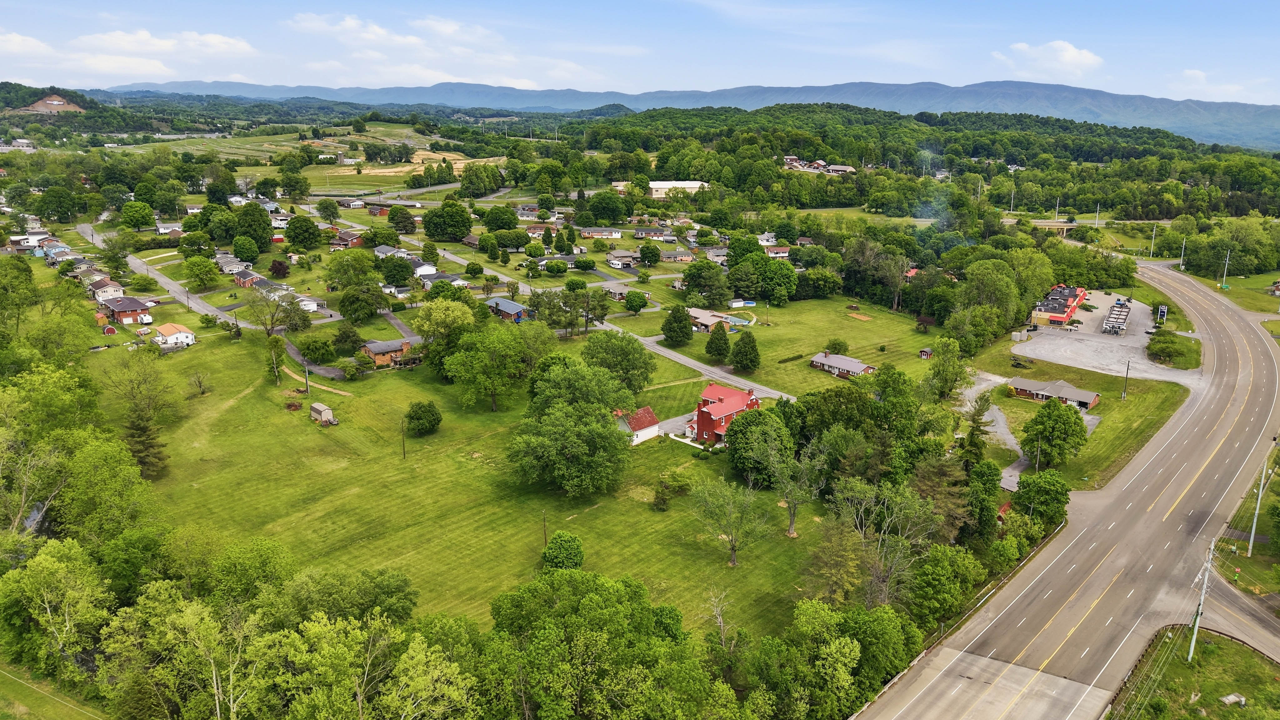  240 Maplehurst Lane, Bluff City, TN 37618 - 物件實景