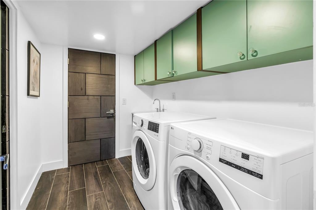 St Petersburg, Florida, 33704, United States, 4 Bedrooms Bedrooms, ,4 BathroomsBathrooms,Residential,For Sale,1991901