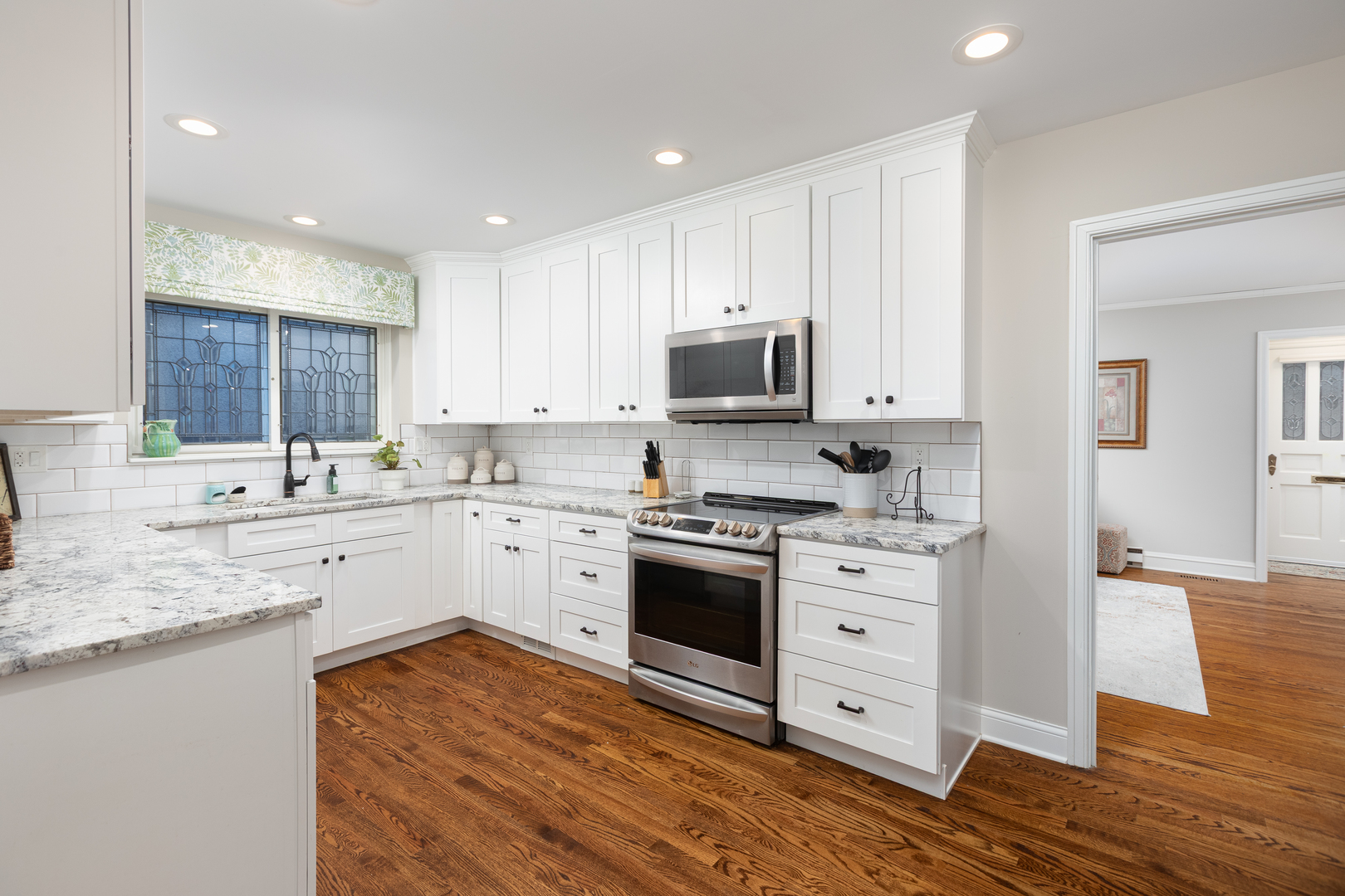 Downers Grove, Illinois, 60515, United States, 3 Bedrooms Bedrooms, ,3 BathroomsBathrooms,Residential,For Sale,1925036