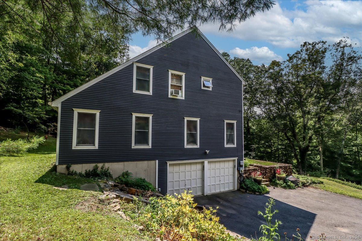 Oxford, Connecticut, 06478, United States, 3 Bedrooms Bedrooms, ,3 BathroomsBathrooms,Residential,For Sale,1916660