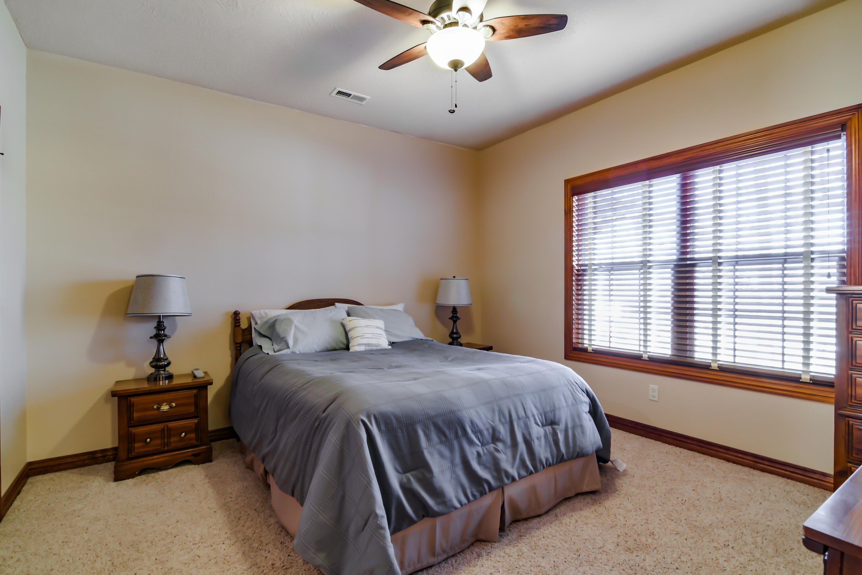 Walnut Shade, Missouri, 65771, United States, 6 Bedrooms Bedrooms, ,5 BathroomsBathrooms,Residential,For Sale,1975828