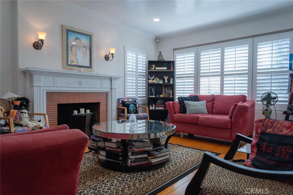 Los Angeles, California, 90008, United States, 3 Bedrooms Bedrooms, ,3 BathroomsBathrooms,Residential,For Sale,1984271