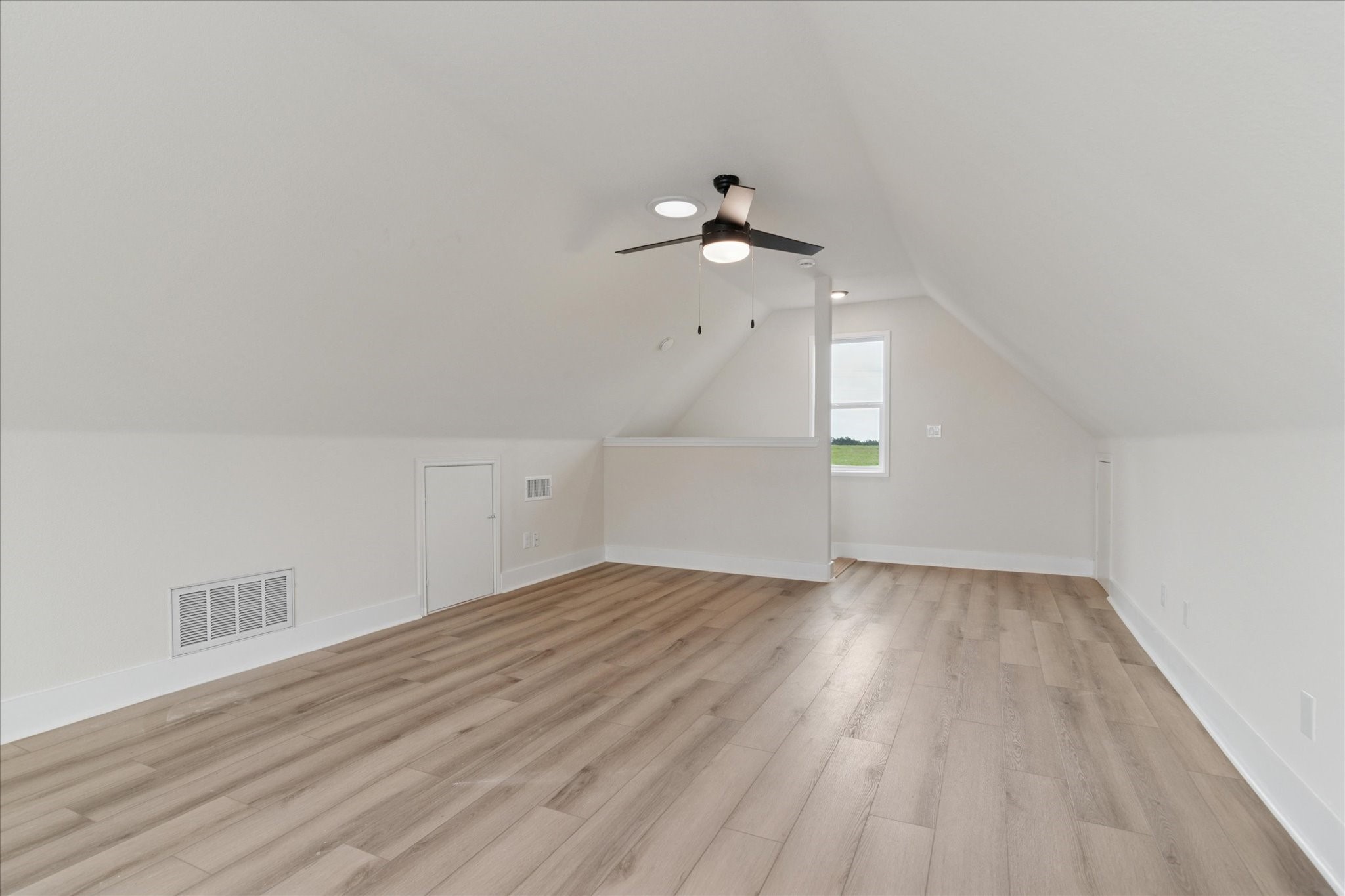 Gunter, Texas, 75058, United States, 3 Bedrooms Bedrooms, ,3 BathroomsBathrooms,Residential,For Sale,1847366