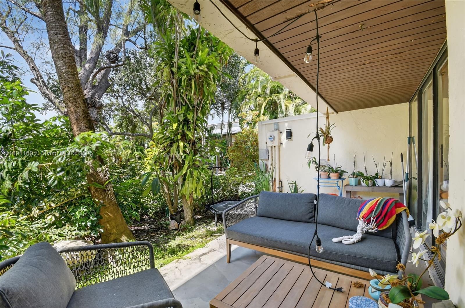 Miami, Florida, 33180, United States, 3 Bedrooms Bedrooms, ,3 BathroomsBathrooms,Residential,For Sale,1961045