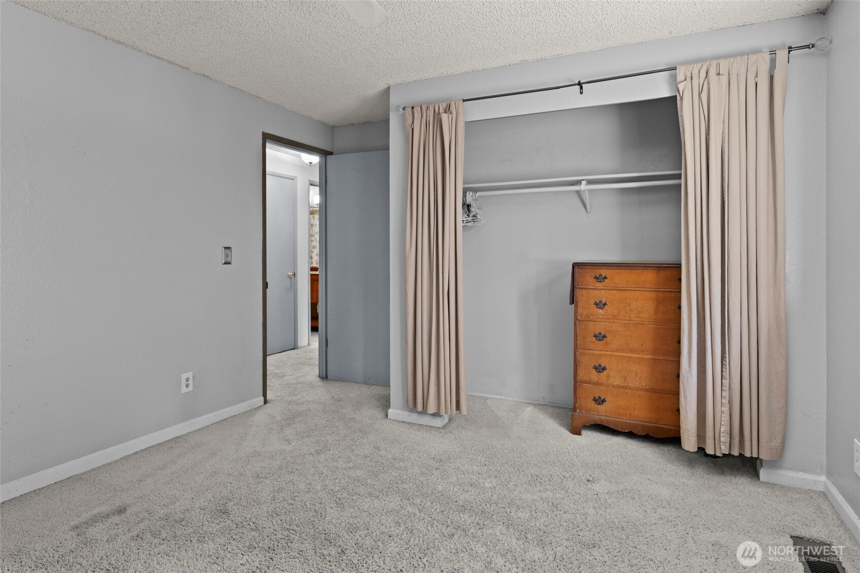 Oak Harbor, Washington, 98277, United States, 4 Bedrooms Bedrooms, ,3 BathroomsBathrooms,Residential,For Sale,1901658