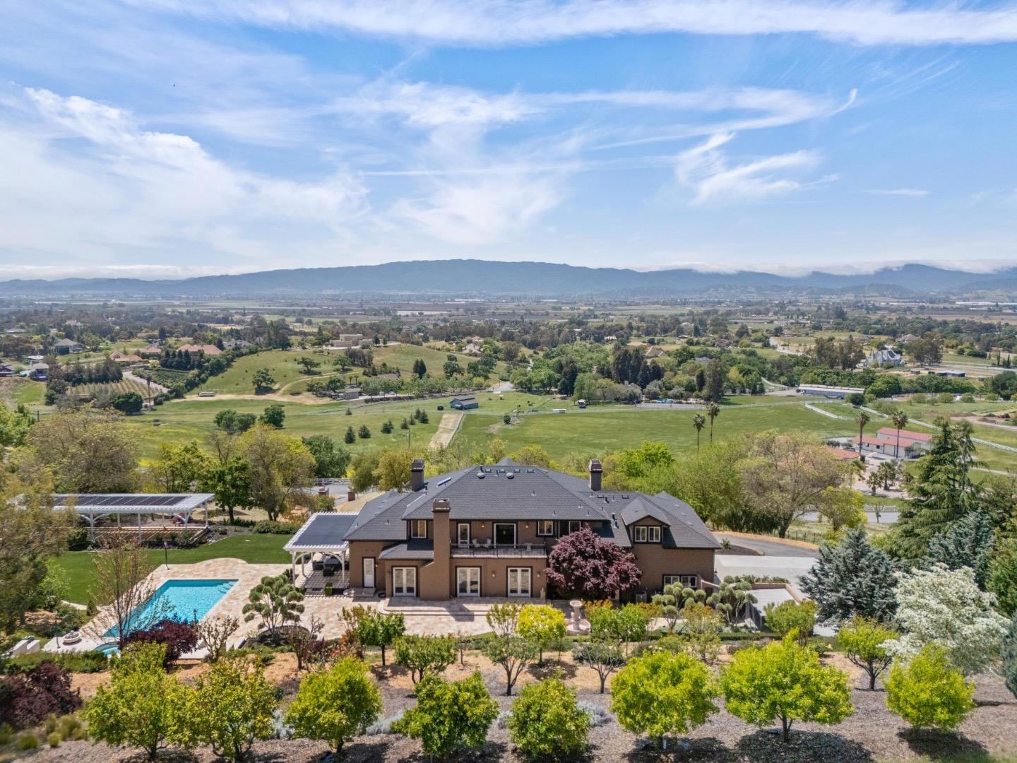 Gilroy, California, 95020, United States, 4 Bedrooms Bedrooms, ,4 BathroomsBathrooms,Residential,For Sale,1912112