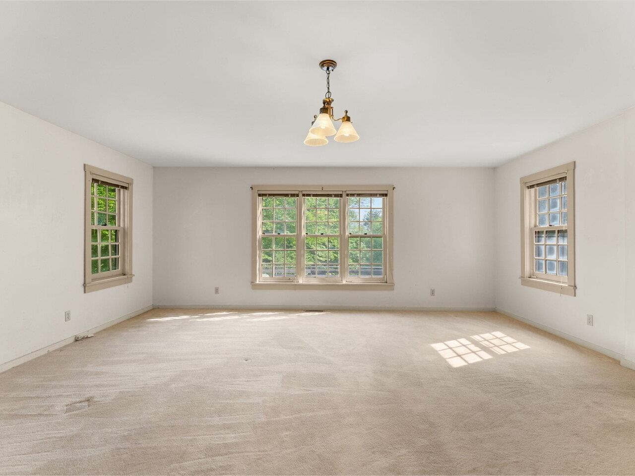 Randolph, Vermont, 05060-9095, United States, 4 Bedrooms Bedrooms, ,2 BathroomsBathrooms,Residential,For Sale,1925913