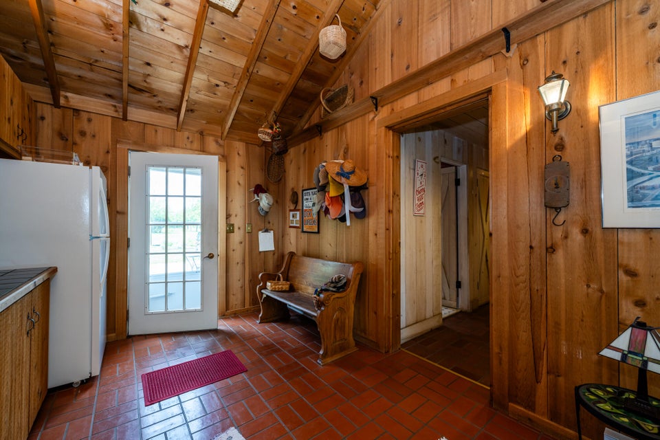 Coloma, Michigan, 49038, United States, 5 Bedrooms Bedrooms, ,4 BathroomsBathrooms,Residential,For Sale,1850191