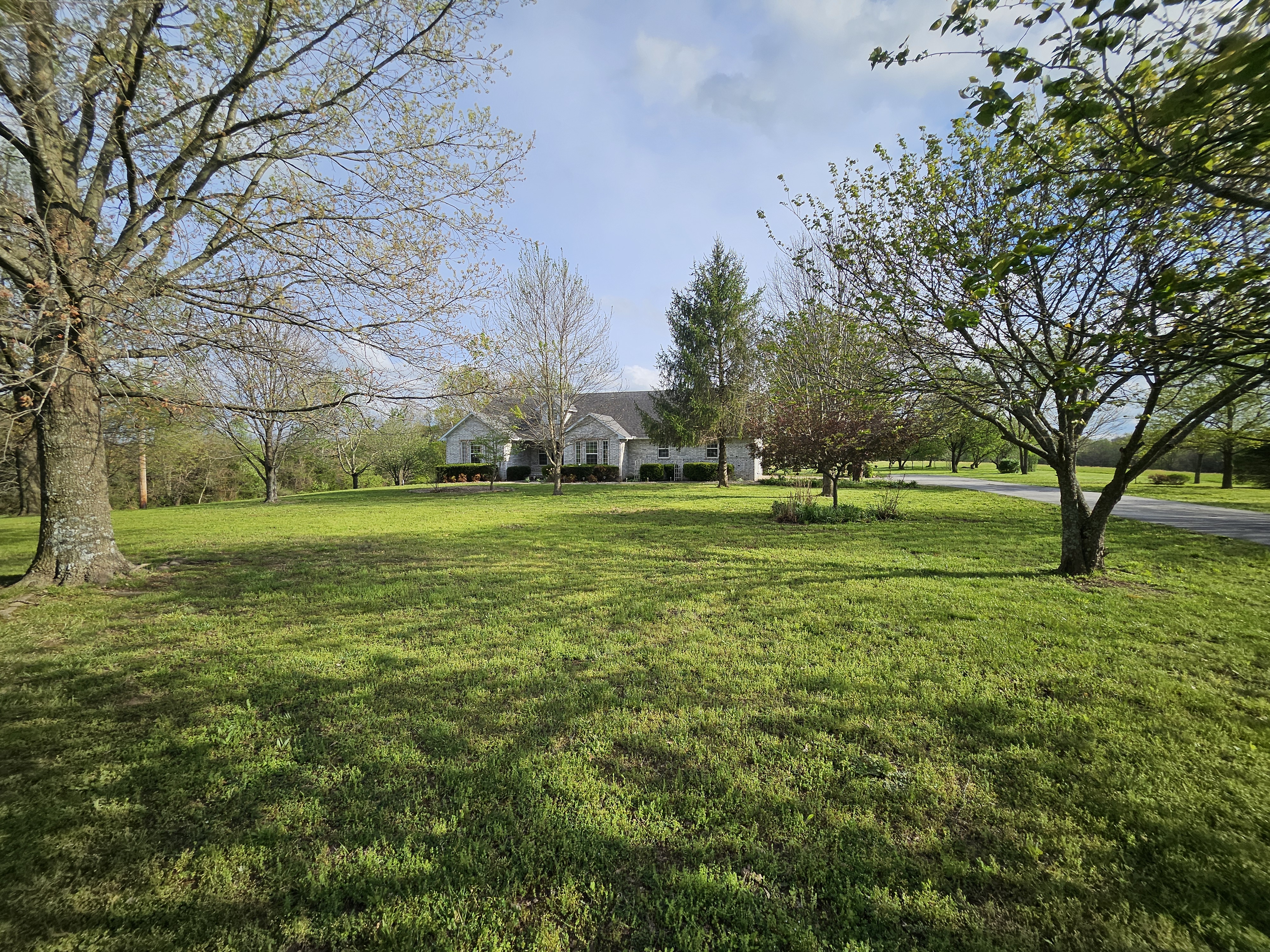 Pierce City, Missouri, 65723, United States, 5 Bedrooms Bedrooms, ,3 BathroomsBathrooms,Residential,For Sale,2031993