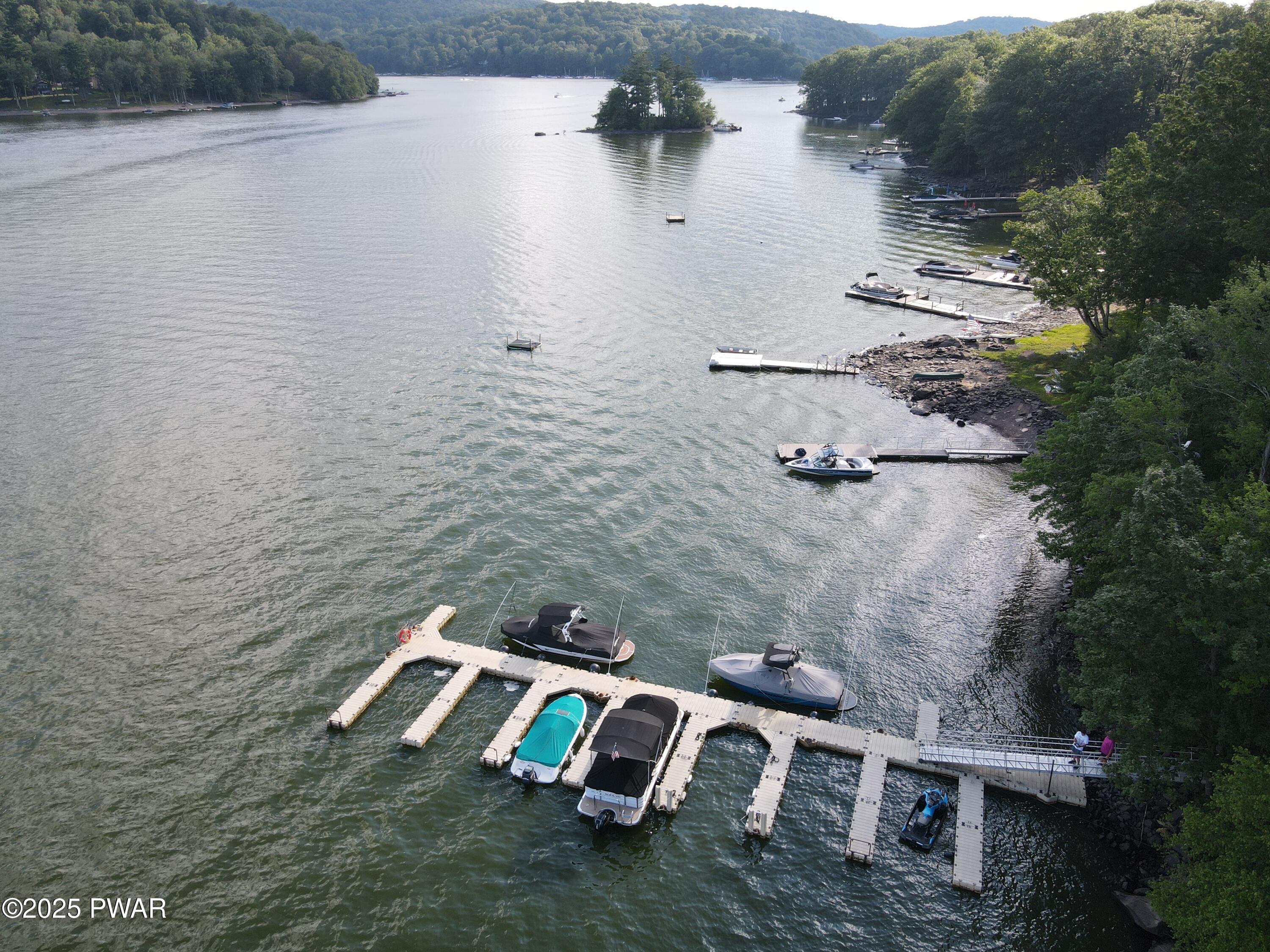 Lake Ariel, Pennsylvania, 18436, United States, 4 Bedrooms Bedrooms, ,4 BathroomsBathrooms,Residential,For Sale,1943663
