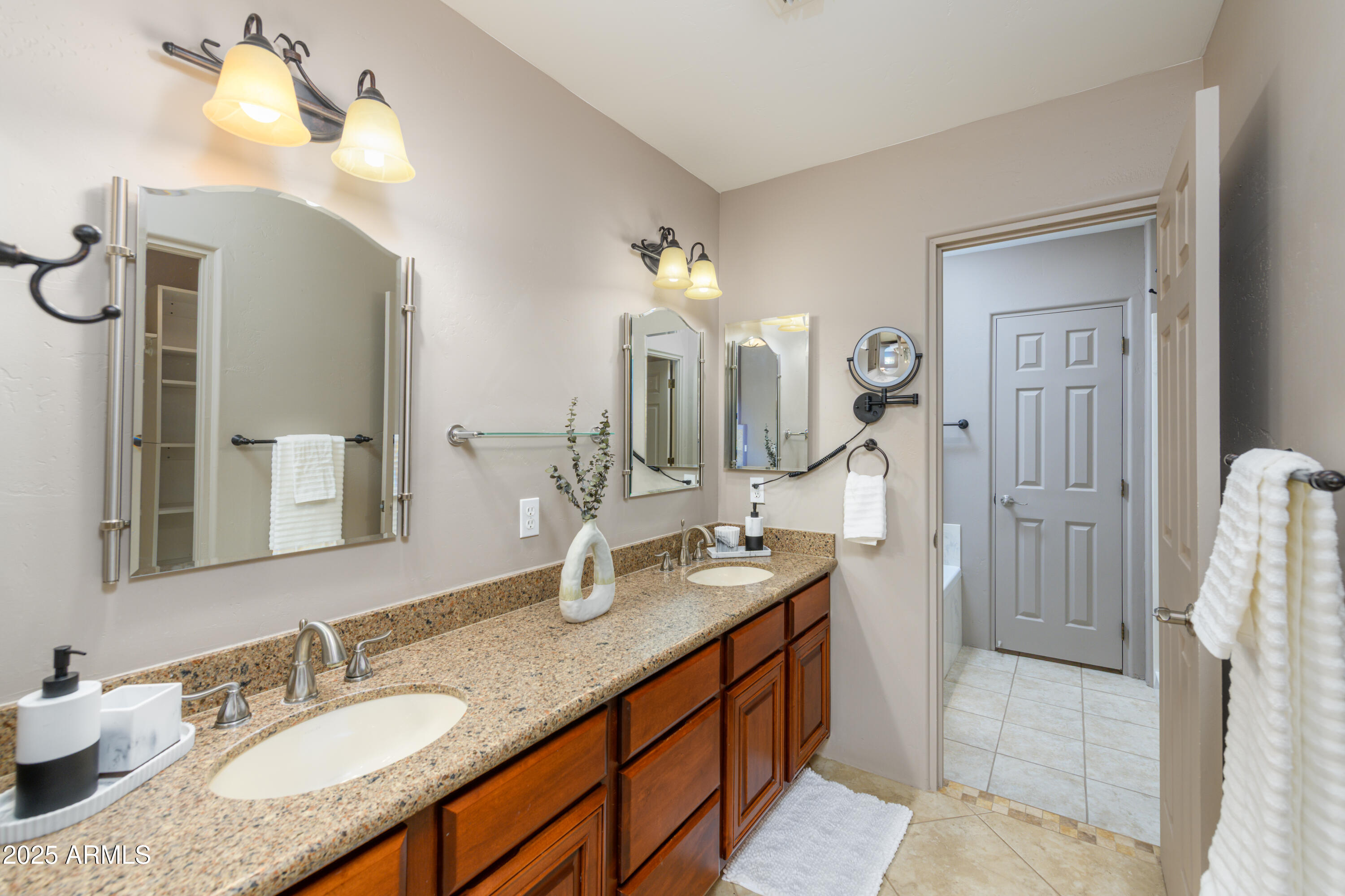Sedona, Arizona, 86351, United States, 3 Bedrooms Bedrooms, ,Residential,For Sale,1933576