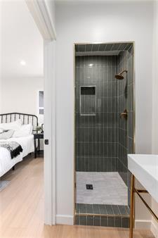 Los Angeles, California, 90066, United States, 2 Bedrooms Bedrooms, ,2 BathroomsBathrooms,Residential,For Sale,1851484