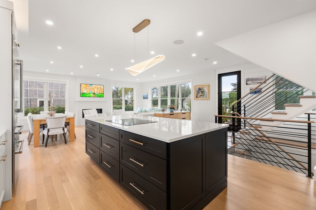 Marion, Massachusetts, 02738, United States, 3 Bedrooms Bedrooms, ,5 BathroomsBathrooms,Residential,For Sale,1987501