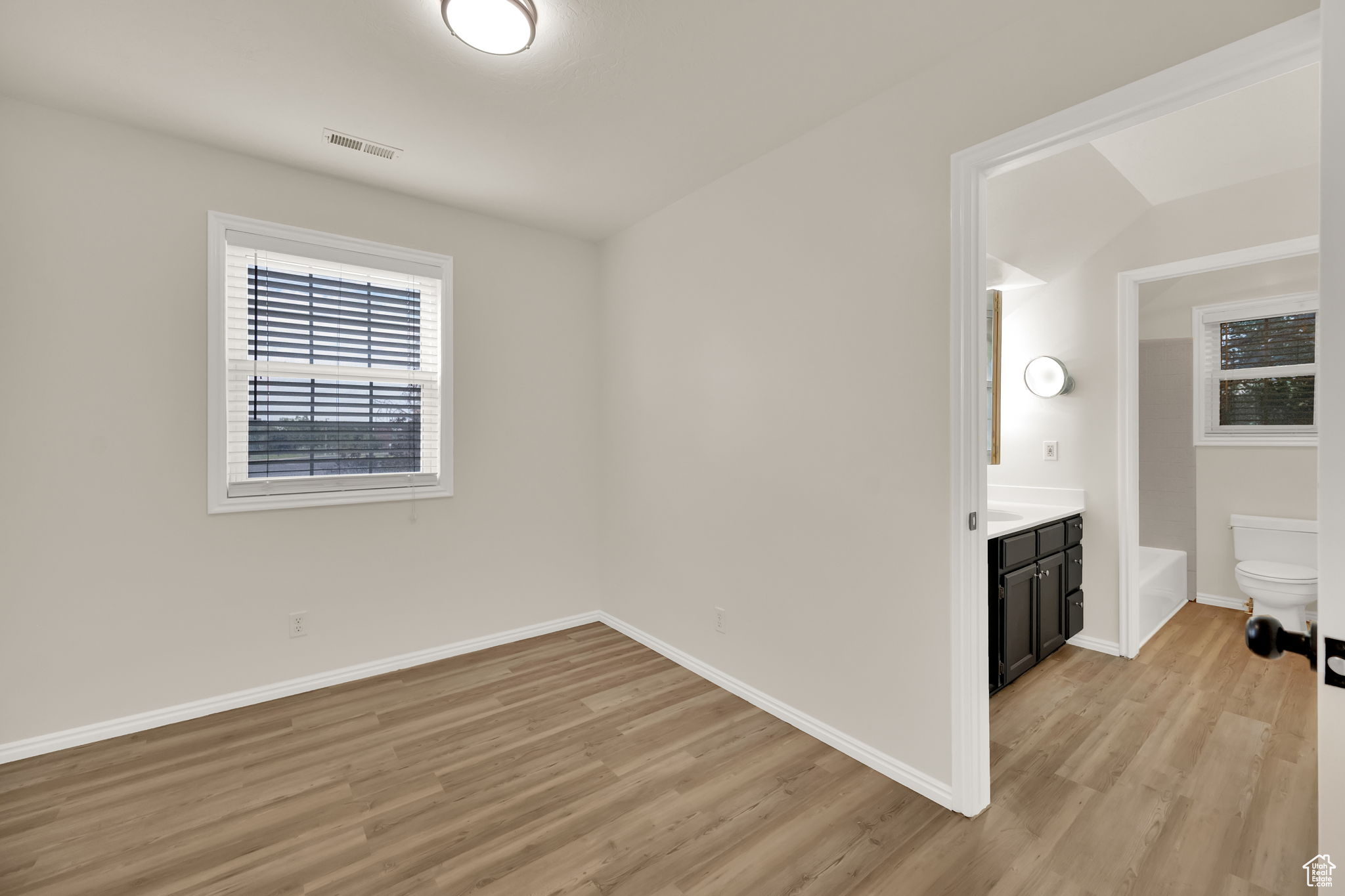 Sandy, Utah, 84092, United States, 4 Bedrooms Bedrooms, ,3 BathroomsBathrooms,Residential,For Sale,1926988