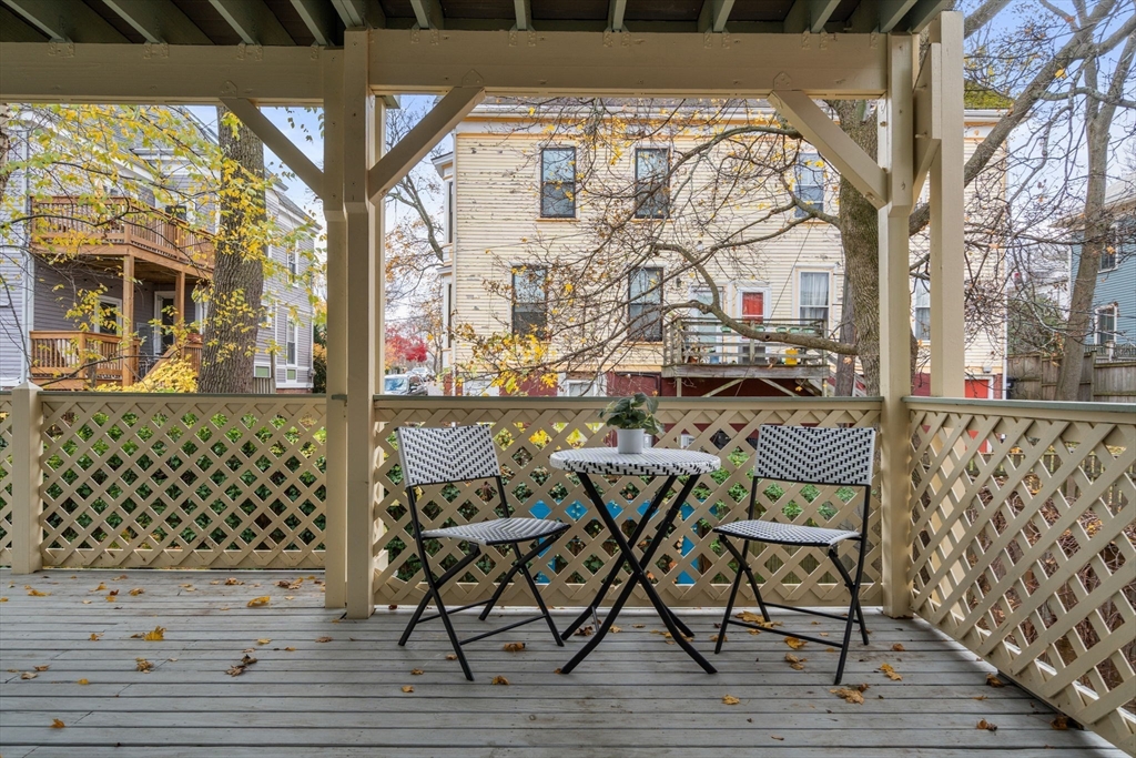 Cambridge, Massachusetts, 02140, United States, 2 Bedrooms Bedrooms, ,1 BathroomBathrooms,Residential,For Sale,1996055