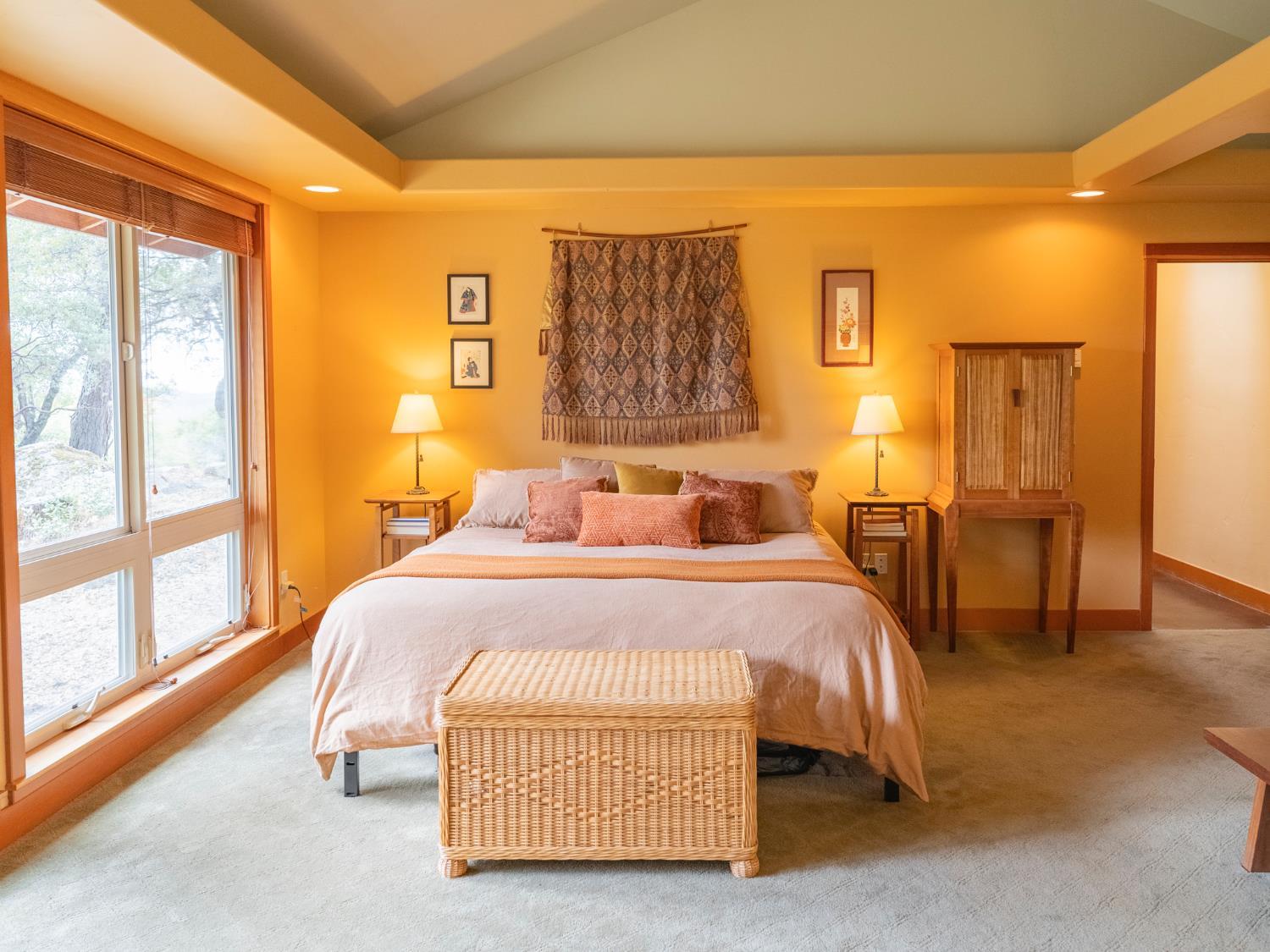 Nevada City, California, 95959, United States, 3 Bedrooms Bedrooms, ,3 BathroomsBathrooms,Residential,For Sale,1987910