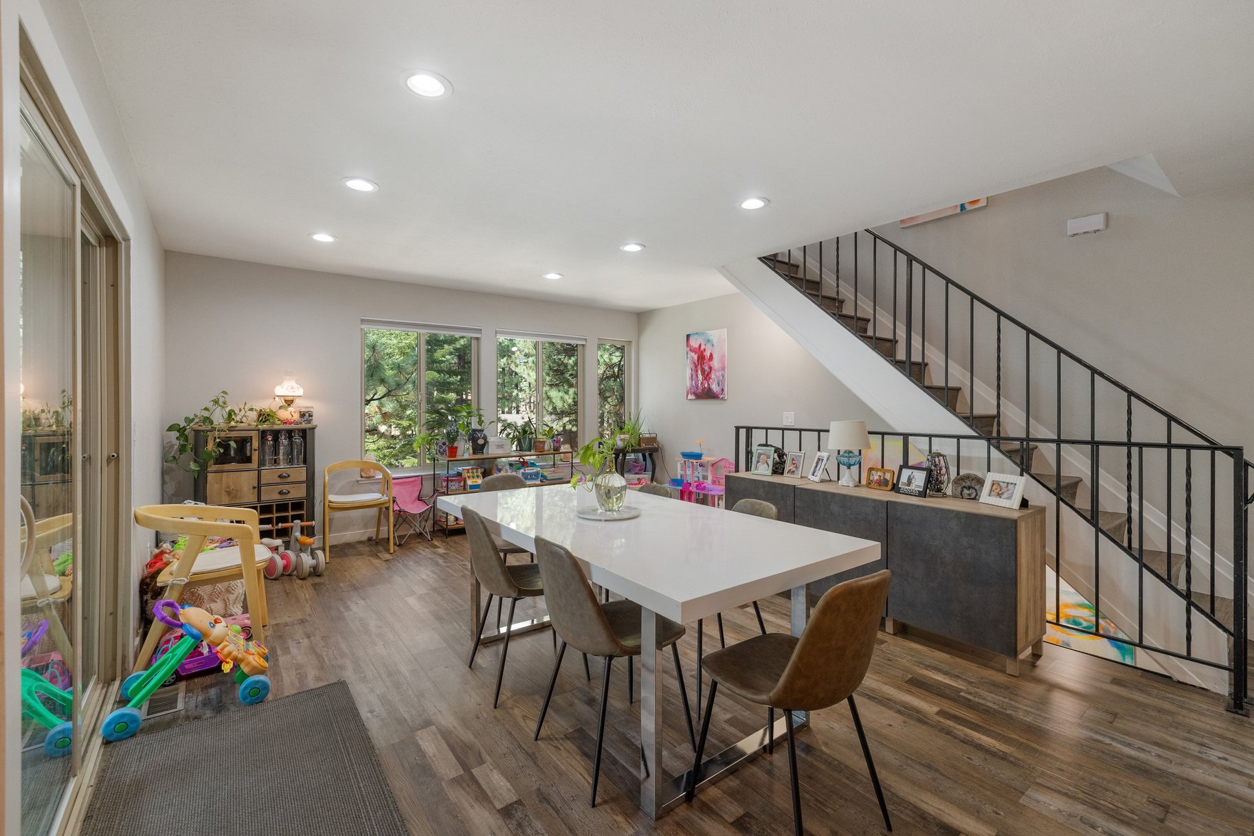  Expansive Nevada-Side Tahoe Retreat in Coveted Lake Village Setting - 物件實景