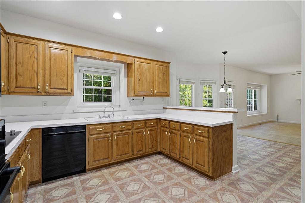 Suwanee, Georgia, 30024, United States, 4 Bedrooms Bedrooms, ,3 BathroomsBathrooms,Residential,For Sale,1979124