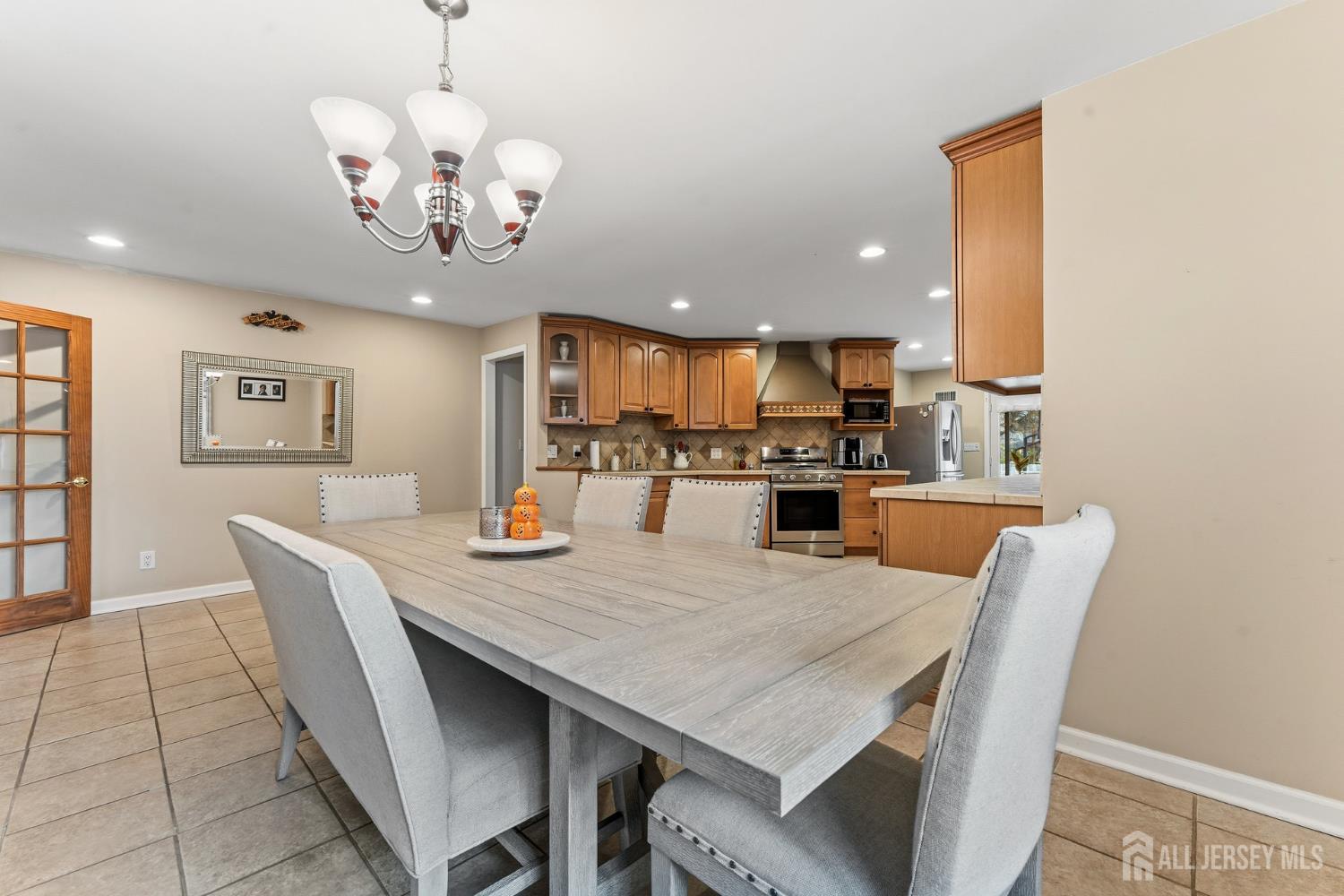 Dunellen, New Jersey, 08812, United States, 3 Bedrooms Bedrooms, ,2 BathroomsBathrooms,Residential,For Sale,1991582