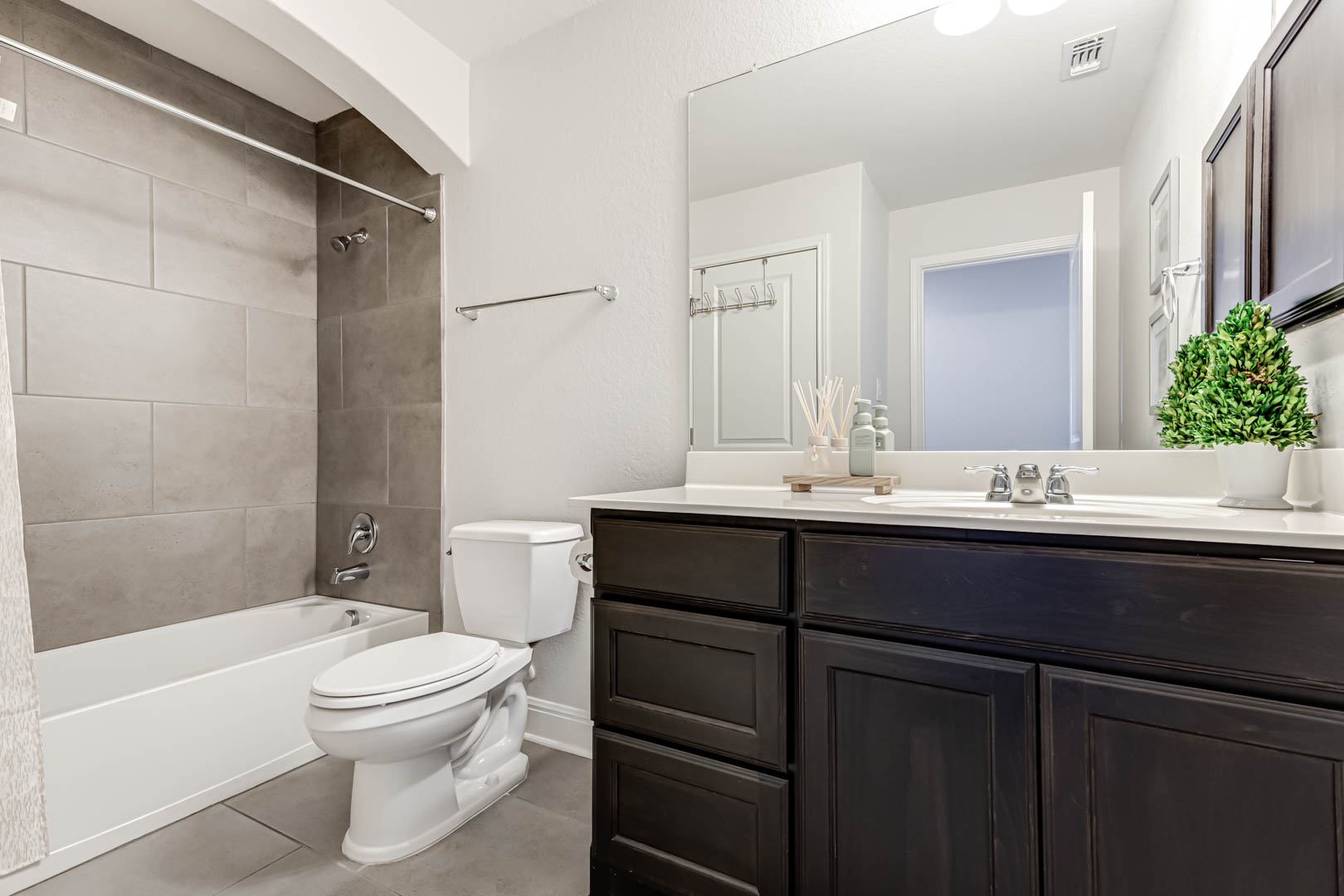 Cibolo, Texas, 78108, United States, 5 Bedrooms Bedrooms, ,4 BathroomsBathrooms,Residential,For Sale,2012398