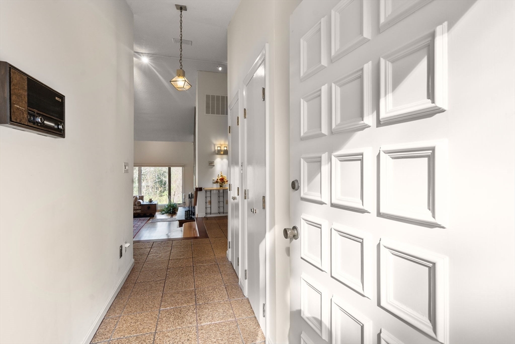 Dartmouth, Massachusetts, 02748, United States, 4 Bedrooms Bedrooms, ,5 BathroomsBathrooms,Residential,For Sale,1804172