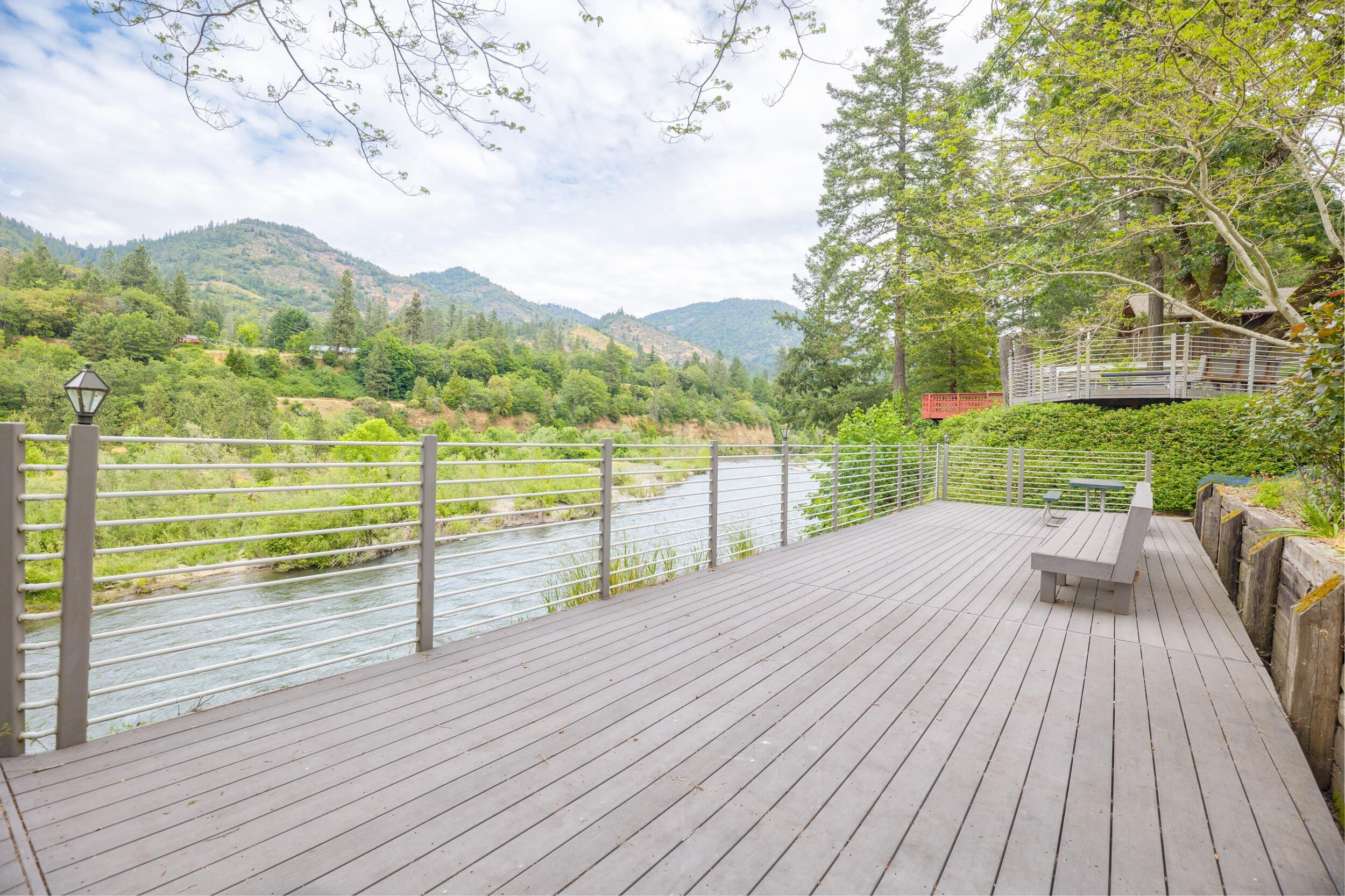 Grants Pass, Oregon, 97527, United States, 3 Bedrooms Bedrooms, ,3 BathroomsBathrooms,Residential,For Sale,1822817